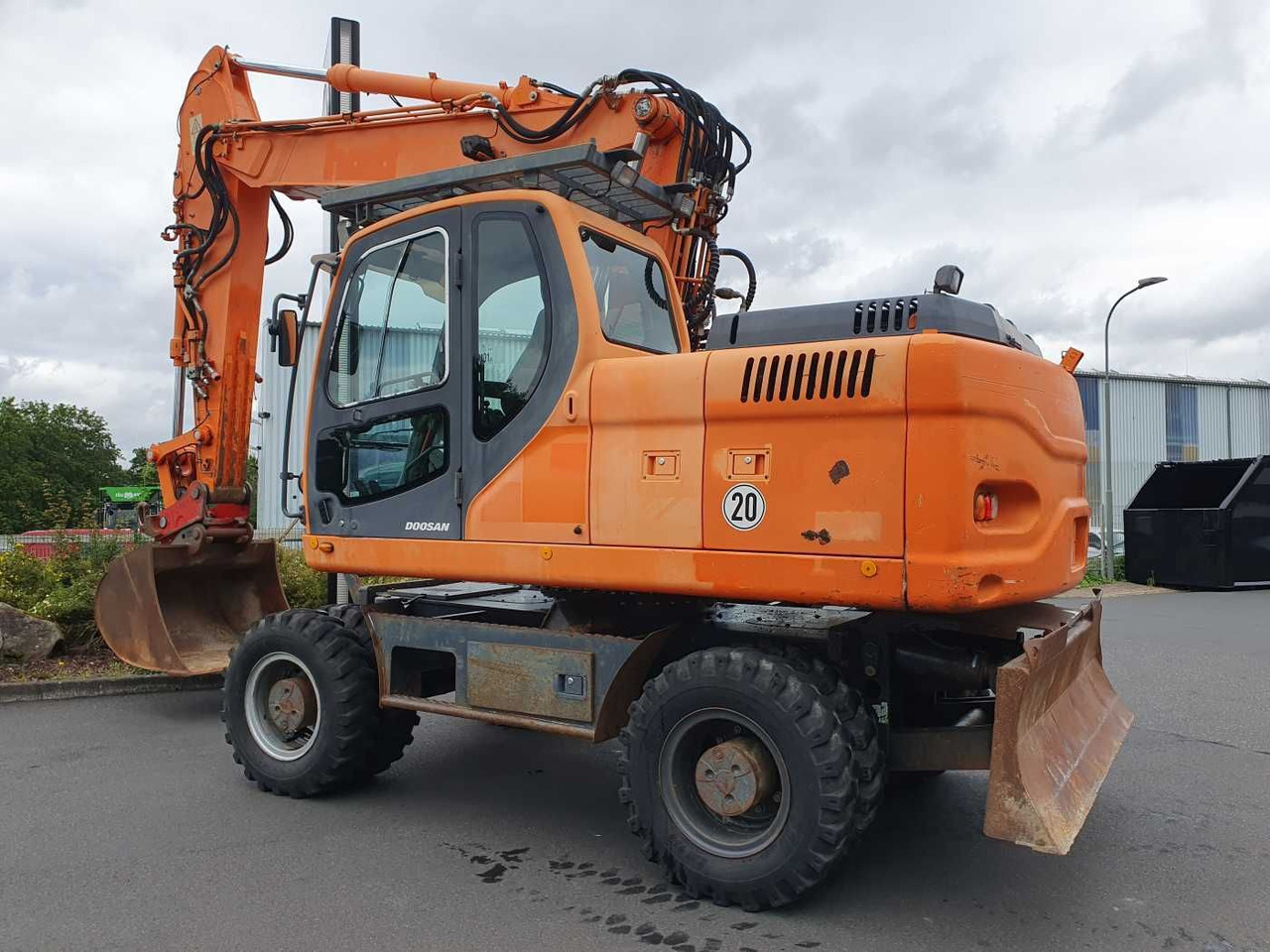 Doosan DX190W / 2008 / 12.349h / 1x Tieflöffel - Bager na kotačima: slika Doosan DX190W / 2008 / 12.349h / 1x Tieflöffel - Bager na kotačima Doosan DX190W / 2008 / 12.349h / 1x Tieflöffel - Bager na kotačima: slika Doosan DX190W / 2008 / 12.349h / 1x Tieflöffel - Bager na kotačima