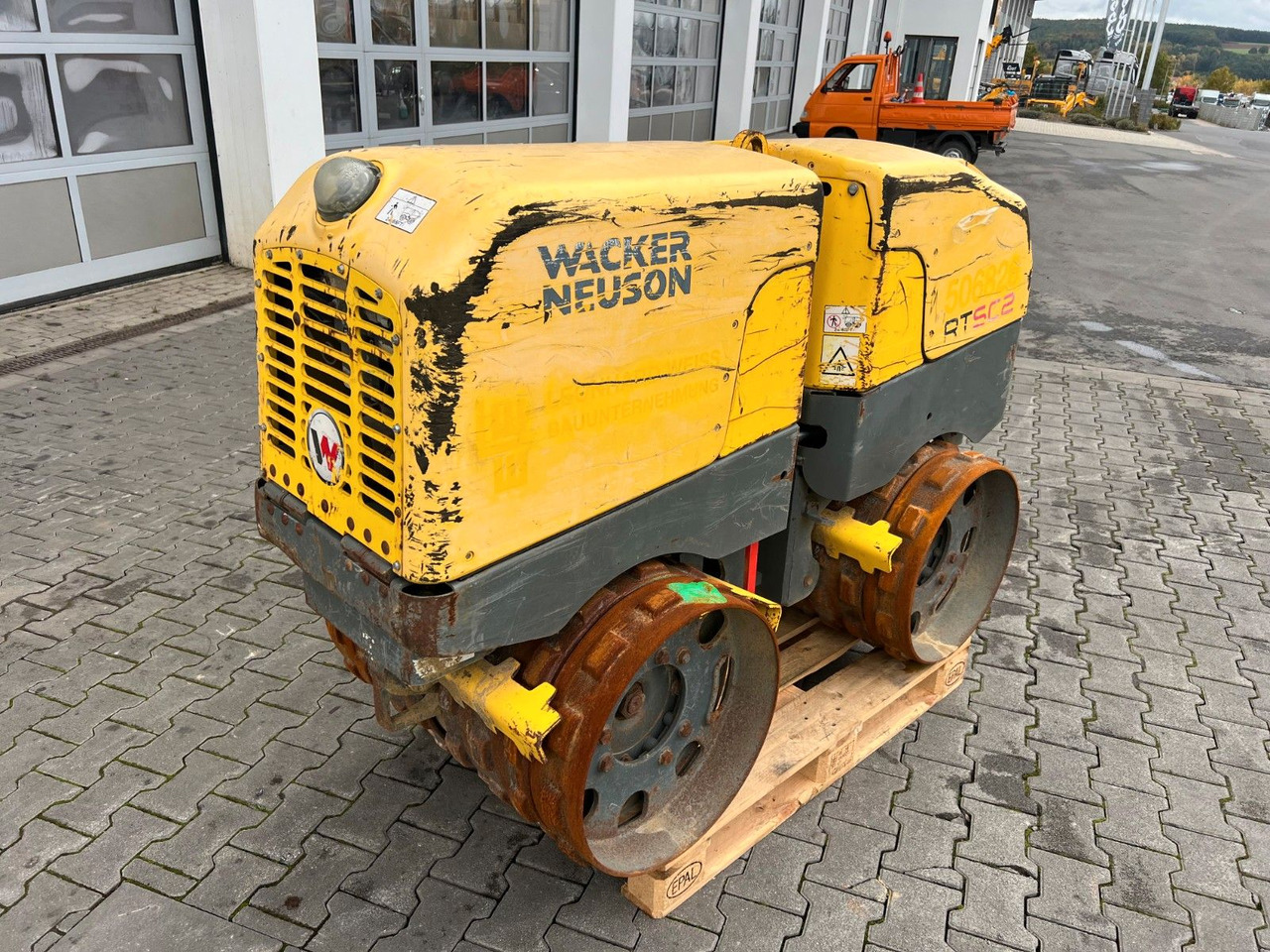 Wacker Neuson RT 56 SC2 Grabenwalze / Funk /552h - Drugi strojevi: slika Wacker Neuson RT 56 SC2 Grabenwalze / Funk /552h - Drugi strojevi Wacker Neuson RT 56 SC2 Grabenwalze / Funk /552h - Drugi strojevi: slika Wacker Neuson RT 56 SC2 Grabenwalze / Funk /552h - Drugi strojevi