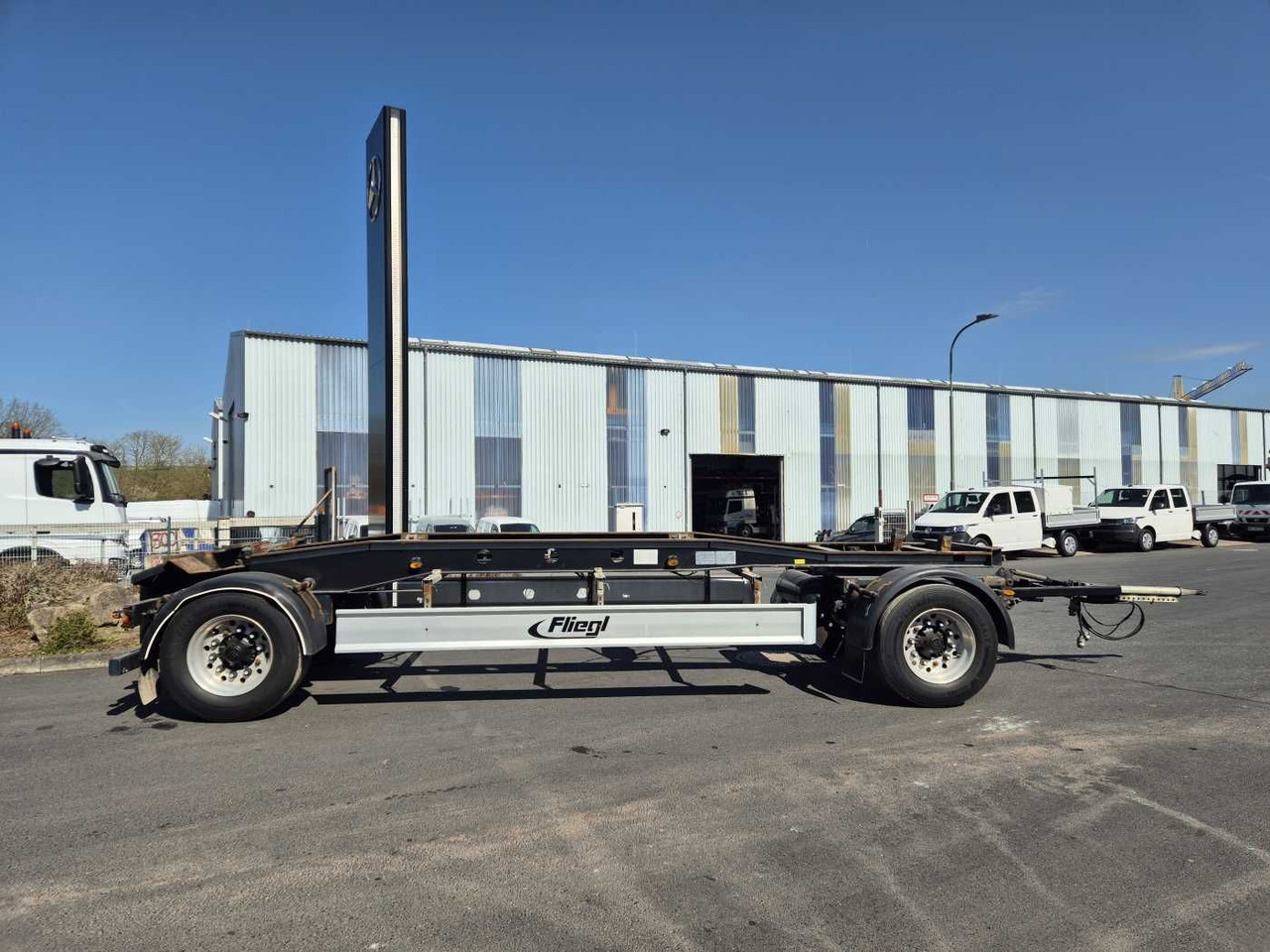 Fliegl ZPS180 Abroll-Container Tropper Pellet-Silo 22m³ Fliegl ZPS180 Abroll-Container Tropper Pellet-Silo 22m³ - Abroll/ Samopodizač prikolica: slika Fliegl ZPS180 Abroll-Container Tropper Pellet-Silo 22m³ Fliegl ZPS180 Abroll-Container Tropper Pellet-Silo 22m³ - Abroll/ Samopodizač prikolica Fliegl ZPS180 Abroll-Container Tropper Pellet-Silo 22m³ Fliegl ZPS180 Abroll-Container Tropper Pellet-Silo 22m³ - Abroll/ Samopodizač prikolica: slika Fliegl ZPS180 Abroll-Container Tropper Pellet-Silo 22m³ Fliegl ZPS180 Abroll-Container Tropper Pellet-Silo 22m³ - Abroll/ Samopodizač prikolica