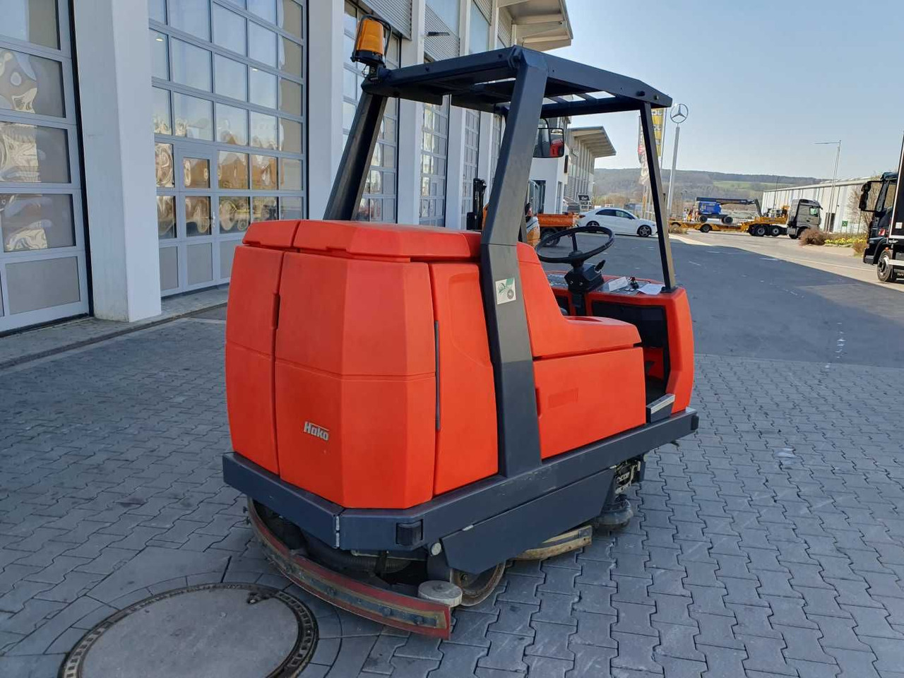 Hakomatic B 1100 / nur 704h! / 2006 - Perač podova: slika Hakomatic B 1100 / nur 704h! / 2006 - Perač podova Hakomatic B 1100 / nur 704h! / 2006 - Perač podova: slika Hakomatic B 1100 / nur 704h! / 2006 - Perač podova