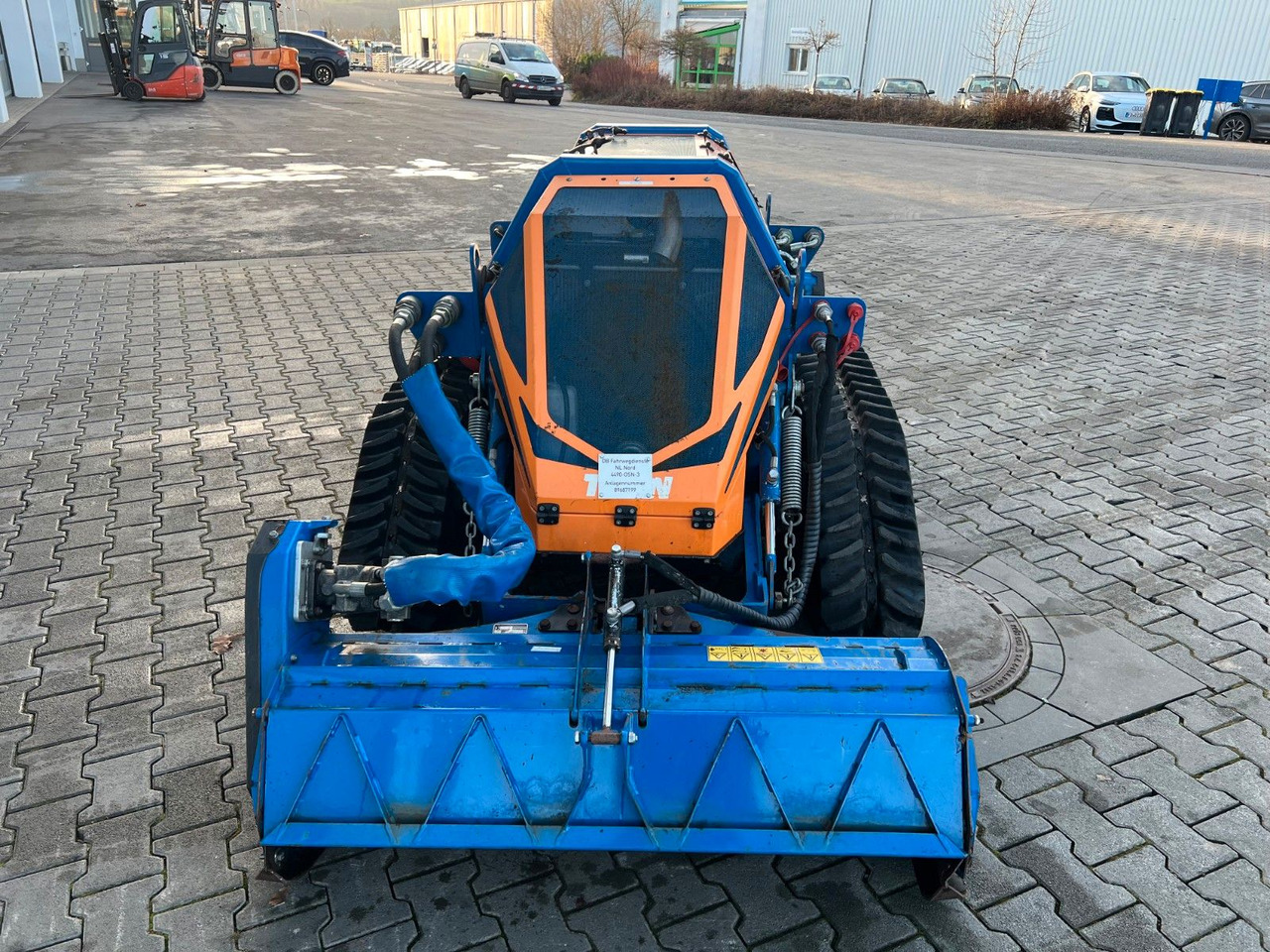 Irus Twin 75V2 Raupe / Mulcher / Funk - Šumarski malčer: slika Irus Twin 75V2 Raupe / Mulcher / Funk - Šumarski malčer Irus Twin 75V2 Raupe / Mulcher / Funk - Šumarski malčer: slika Irus Twin 75V2 Raupe / Mulcher / Funk - Šumarski malčer