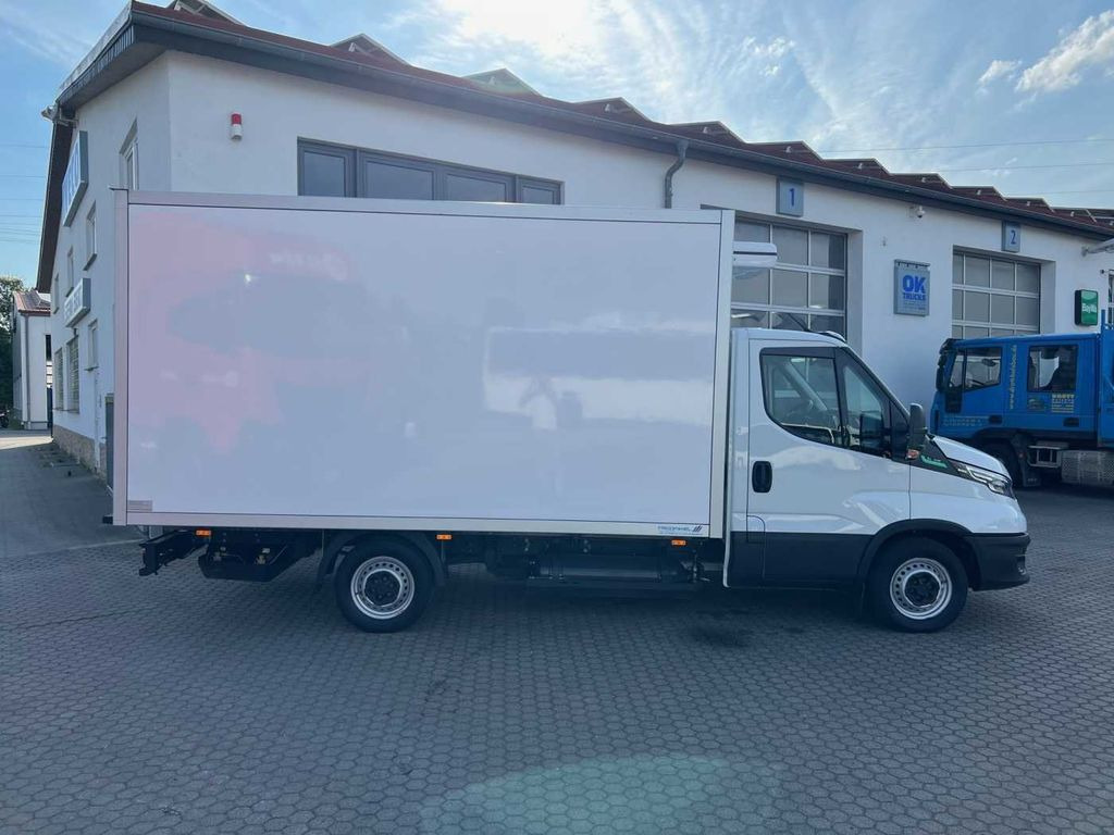 Iveco 35S14 A8 CNG Koffer *3-Sitze*Klima*Automatik* Iveco 35S14 A8 CNG Koffer *3-Sitze*Klima*Automatik* - Dostavno vozilo hladnjača: slika Iveco 35S14 A8 CNG Koffer *3-Sitze*Klima*Automatik* Iveco 35S14 A8 CNG Koffer *3-Sitze*Klima*Automatik* - Dostavno vozilo hladnjača Iveco 35S14 A8 CNG Koffer *3-Sitze*Klima*Automatik* Iveco 35S14 A8 CNG Koffer *3-Sitze*Klima*Automatik* - Dostavno vozilo hladnjača: slika Iveco 35S14 A8 CNG Koffer *3-Sitze*Klima*Automatik* Iveco 35S14 A8 CNG Koffer *3-Sitze*Klima*Automatik* - Dostavno vozilo hladnjača