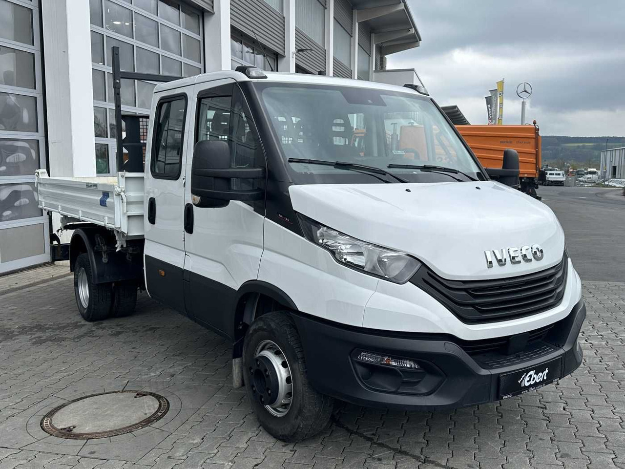 Mali kamion kiper Iveco 70C18H 3-S.Kipper *R.3750mm*7Sitze*AHK*: slika Mali kamion kiper Iveco 70C18H 3-S.Kipper *R.3750mm*7Sitze*AHK*