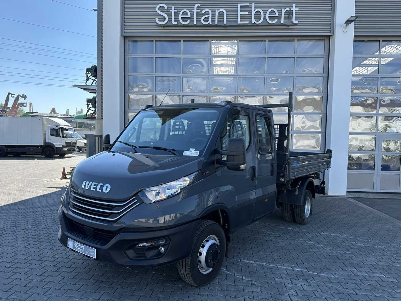 Iveco 70C18H Meiller 3-S.Kipper *R.3750mm*7Sitze*AHK* - Mali kamion kiper: slika Iveco 70C18H Meiller 3-S.Kipper *R.3750mm*7Sitze*AHK* - Mali kamion kiper Iveco 70C18H Meiller 3-S.Kipper *R.3750mm*7Sitze*AHK* - Mali kamion kiper: slika Iveco 70C18H Meiller 3-S.Kipper *R.3750mm*7Sitze*AHK* - Mali kamion kiper