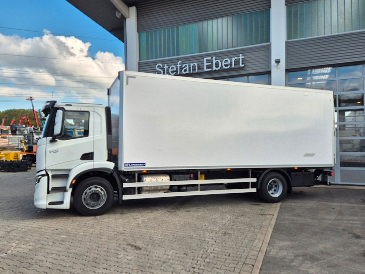 Iveco AD190S40/FP Lamberet Mitsubishi LBW Tür AHK - Kamion hladnjača: slika Iveco AD190S40/FP Lamberet Mitsubishi LBW Tür AHK - Kamion hladnjača Iveco AD190S40/FP Lamberet Mitsubishi LBW Tür AHK - Kamion hladnjača: slika Iveco AD190S40/FP Lamberet Mitsubishi LBW Tür AHK - Kamion hladnjača