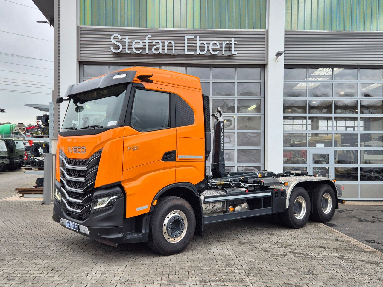 Iveco AS300X58Z/P HR ON+ 6x4 Meiller RS21.60 Funk AHK - Kamion s kukastom dizalicom: slika Iveco AS300X58Z/P HR ON+ 6x4 Meiller RS21.60 Funk AHK - Kamion s kukastom dizalicom Iveco AS300X58Z/P HR ON+ 6x4 Meiller RS21.60 Funk AHK - Kamion s kukastom dizalicom: slika Iveco AS300X58Z/P HR ON+ 6x4 Meiller RS21.60 Funk AHK - Kamion s kukastom dizalicom