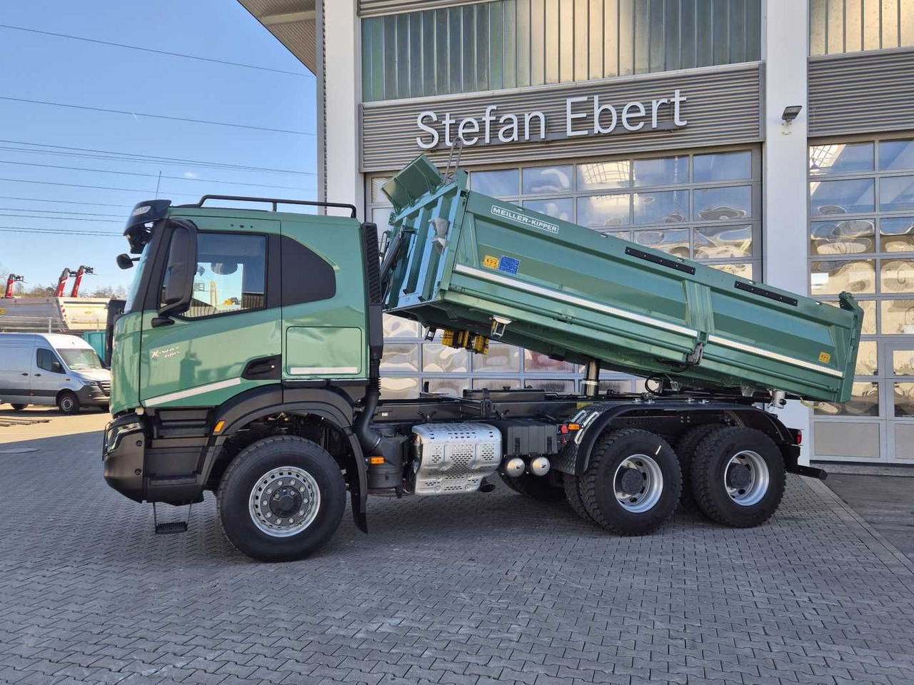 Iveco AT300X48Z HR OFF 6x4 Meiller-Kipper + Bordmatik - Kiper: slika Iveco AT300X48Z HR OFF 6x4 Meiller-Kipper + Bordmatik - Kiper Iveco AT300X48Z HR OFF 6x4 Meiller-Kipper + Bordmatik - Kiper: slika Iveco AT300X48Z HR OFF 6x4 Meiller-Kipper + Bordmatik - Kiper
