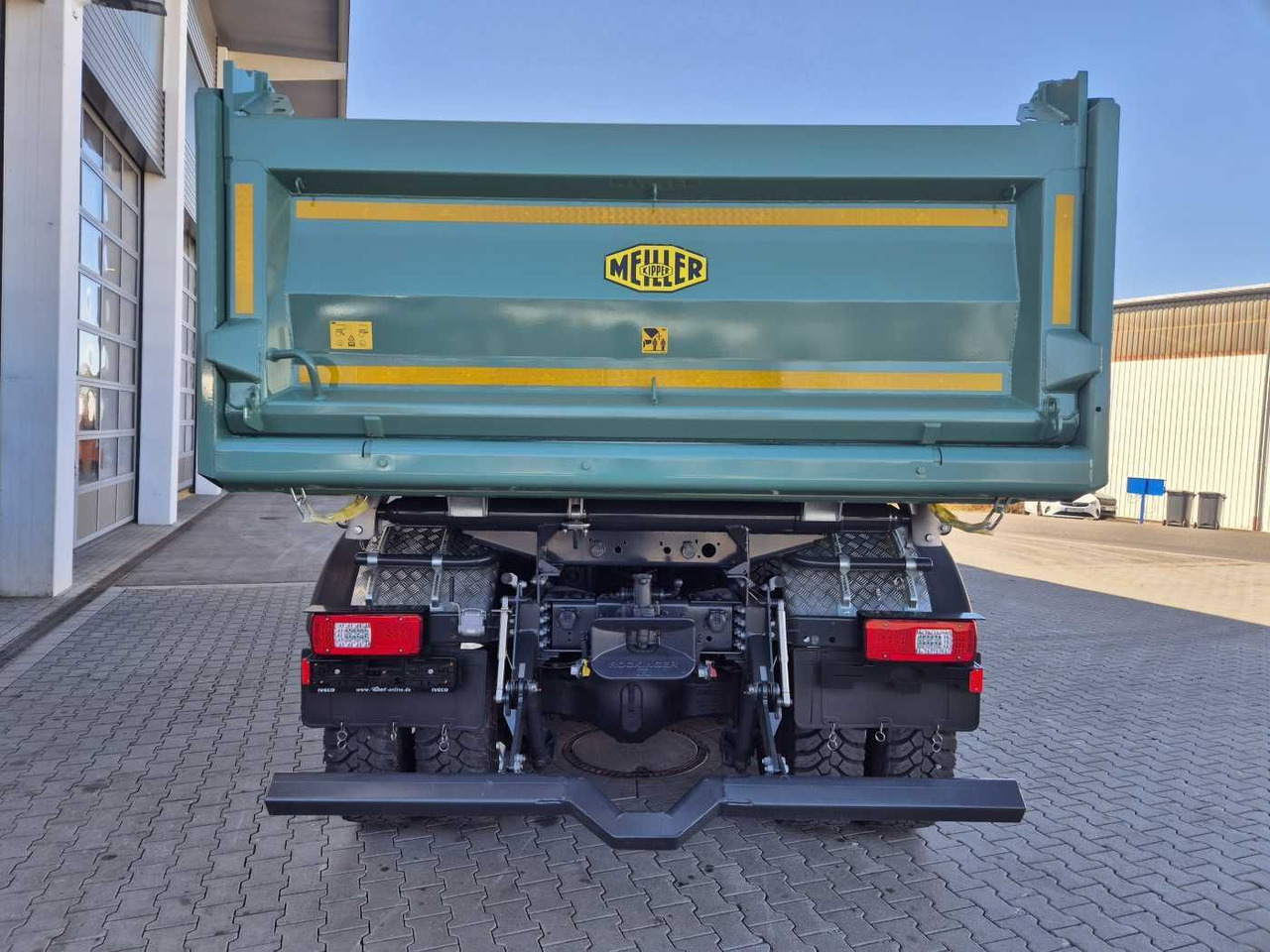 Iveco AT300X48Z HR OFF 6x4 Meiller-Kipper + Bordmatik - Kiper: slika Iveco AT300X48Z HR OFF 6x4 Meiller-Kipper + Bordmatik - Kiper Iveco AT300X48Z HR OFF 6x4 Meiller-Kipper + Bordmatik - Kiper: slika Iveco AT300X48Z HR OFF 6x4 Meiller-Kipper + Bordmatik - Kiper