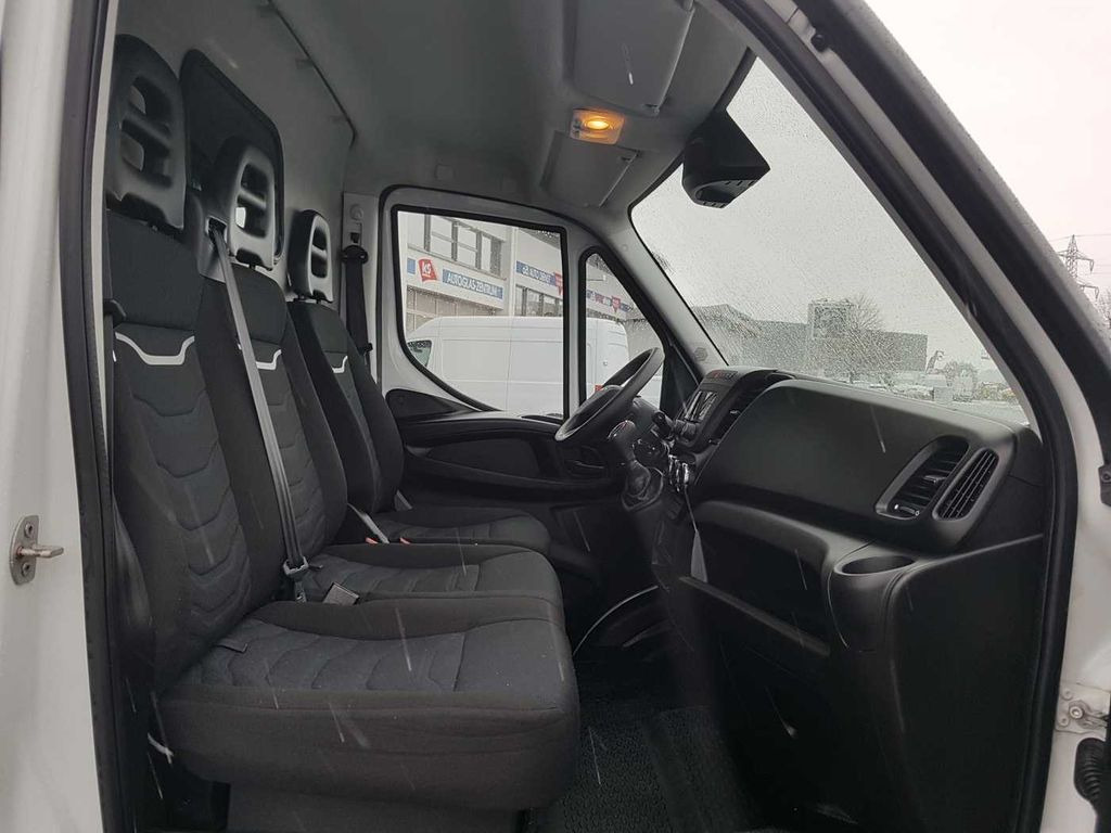 Furgon Iveco Daily 35 S16 A8 V *Klima*Automatik*L4.100mm* Iveco Daily 35 S16 A8 V *Klima*Automatik*L4.100mm*: slika Furgon Iveco Daily 35 S16 A8 V *Klima*Automatik*L4.100mm* Iveco Daily 35 S16 A8 V *Klima*Automatik*L4.100mm*