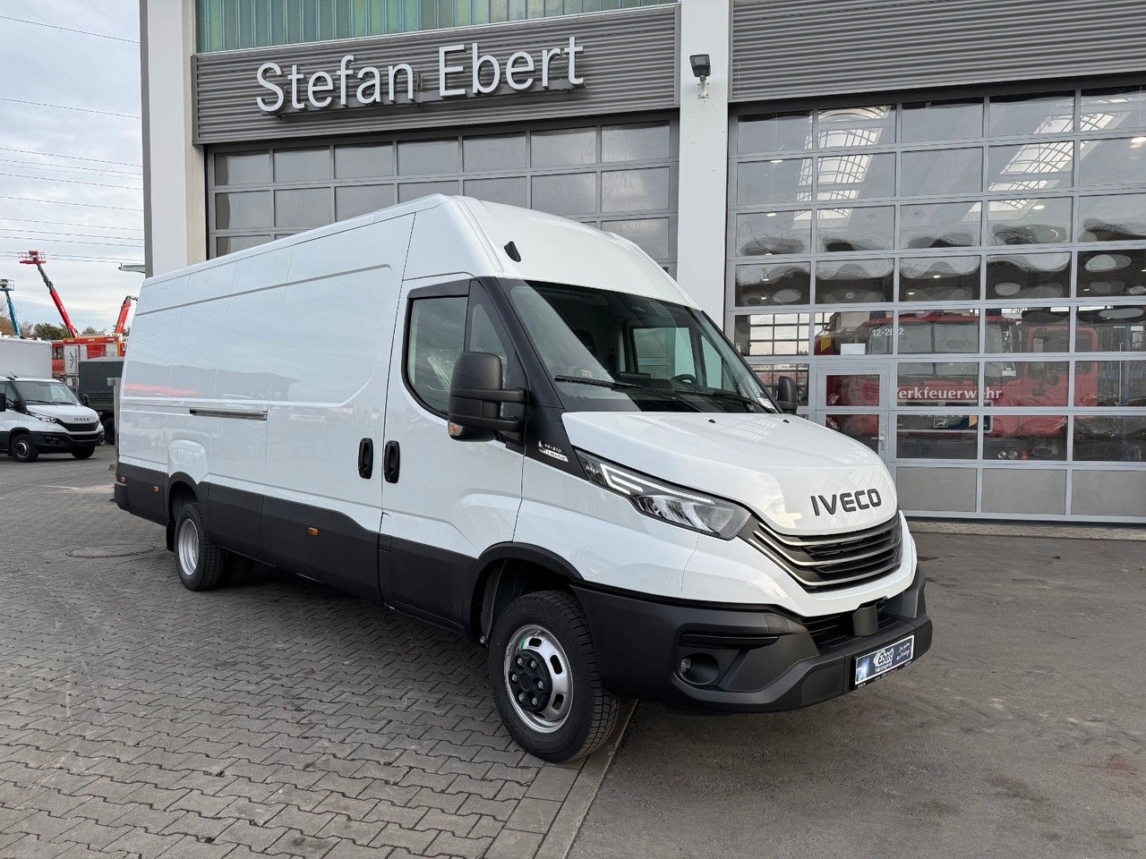 Iveco Daily 35C21 HA8 *R4.100mm*AHK*LED*Automatik* - Furgon: slika Iveco Daily 35C21 HA8 *R4.100mm*AHK*LED*Automatik* - Furgon Iveco Daily 35C21 HA8 *R4.100mm*AHK*LED*Automatik* - Furgon: slika Iveco Daily 35C21 HA8 *R4.100mm*AHK*LED*Automatik* - Furgon