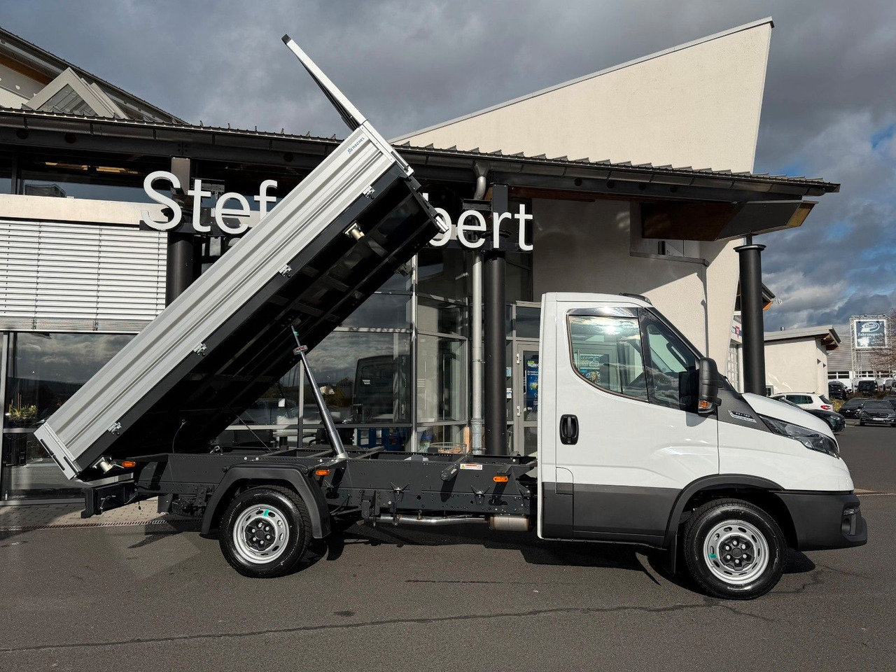 Iveco Daily 35S16 A8 *R3.450mm*Automatik*Klima* 3x - Mali kamion kiper: slika Iveco Daily 35S16 A8 *R3.450mm*Automatik*Klima* 3x - Mali kamion kiper Iveco Daily 35S16 A8 *R3.450mm*Automatik*Klima* 3x - Mali kamion kiper: slika Iveco Daily 35S16 A8 *R3.450mm*Automatik*Klima* 3x - Mali kamion kiper