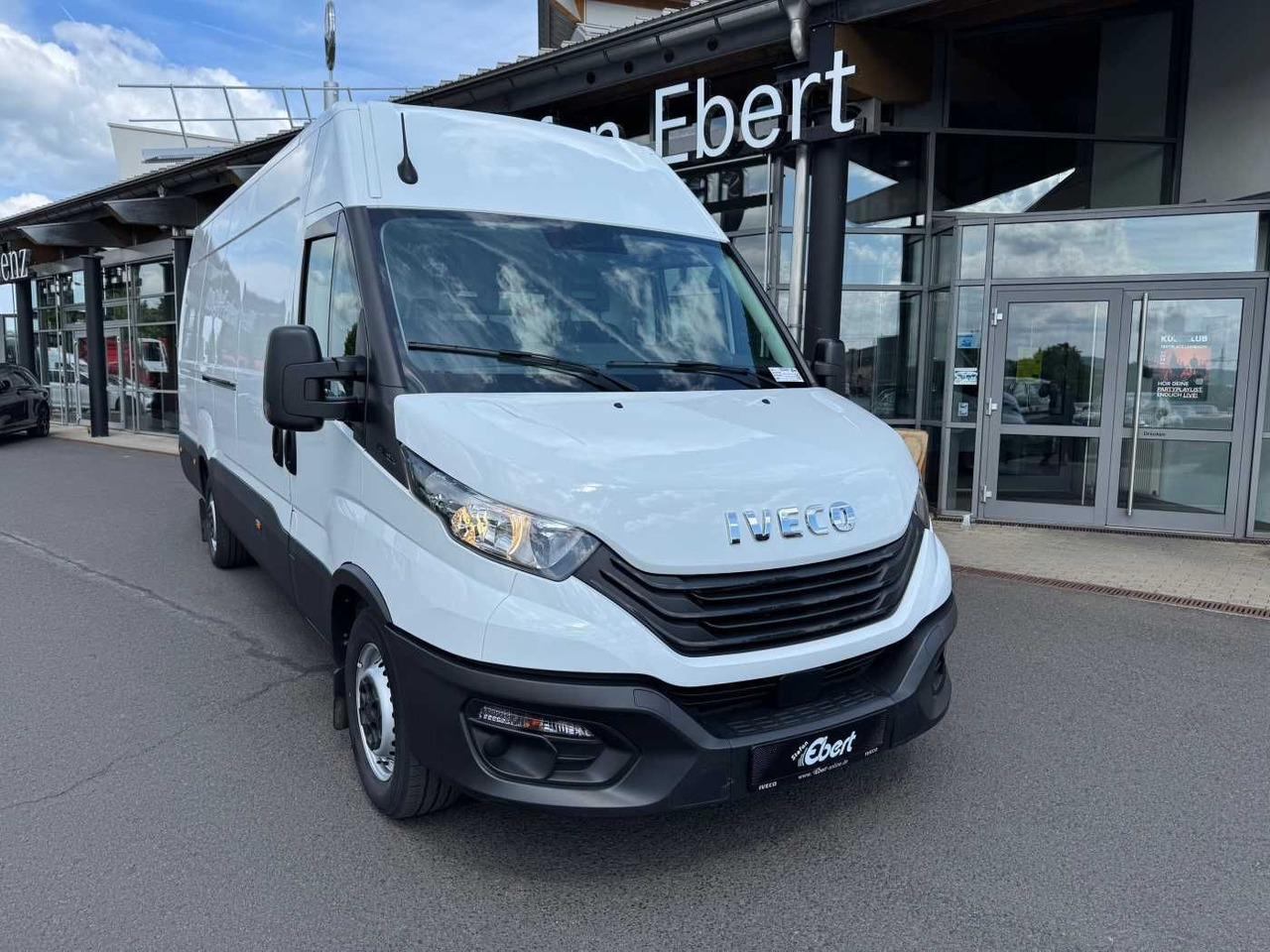 Iveco Daily 35S16 *Klima*Radstand4.100mm* - Furgon: slika Iveco Daily 35S16 *Klima*Radstand4.100mm* - Furgon Iveco Daily 35S16 *Klima*Radstand4.100mm* - Furgon: slika Iveco Daily 35S16 *Klima*Radstand4.100mm* - Furgon