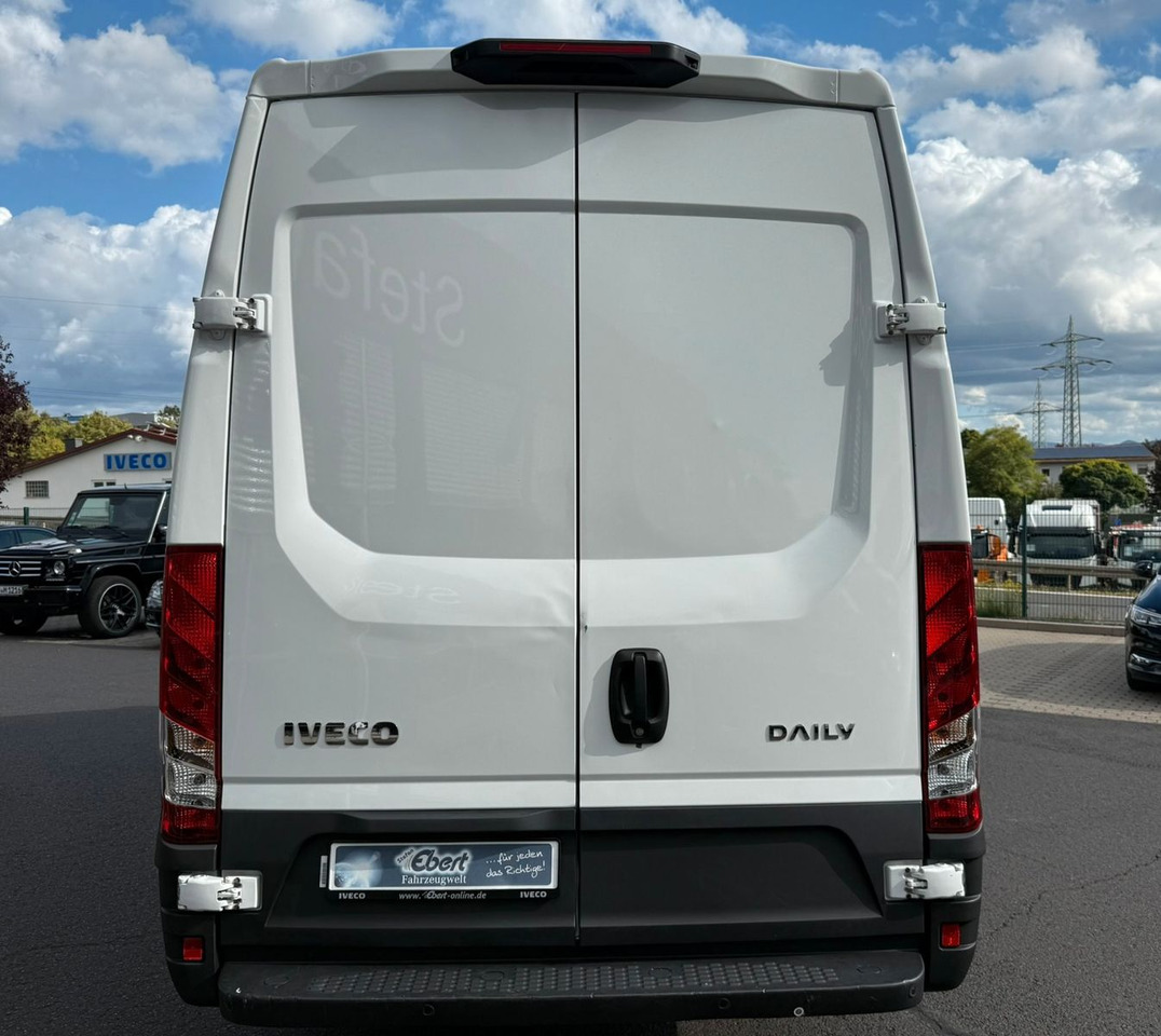 Iveco Daily 35S16 V *Klima*R4.100mm* - Furgon: slika Iveco Daily 35S16 V *Klima*R4.100mm* - Furgon Iveco Daily 35S16 V *Klima*R4.100mm* - Furgon: slika Iveco Daily 35S16 V *Klima*R4.100mm* - Furgon