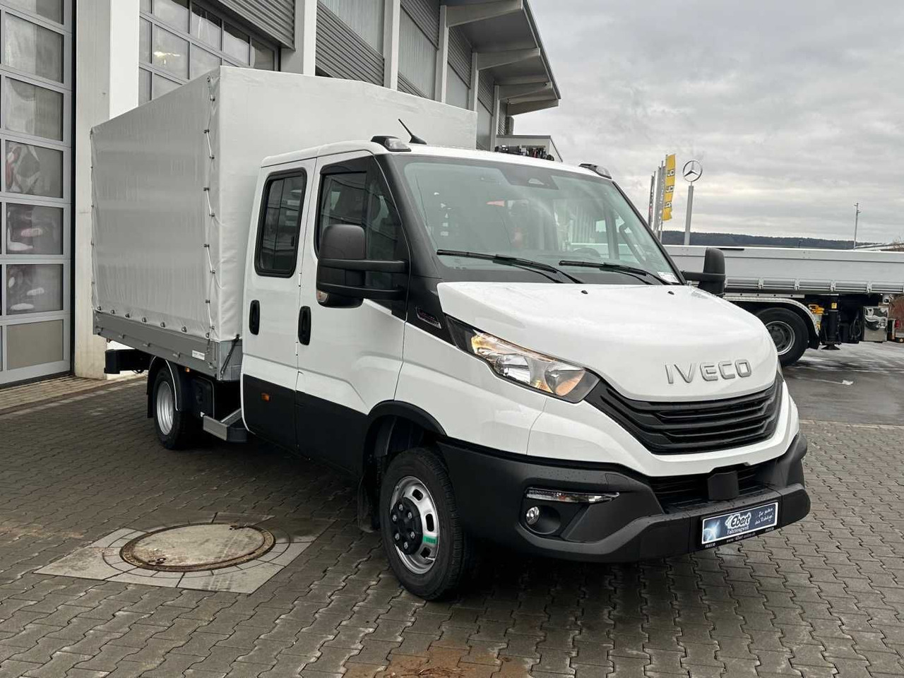 Iveco Daily 50C18H A8 DoKa *AHK*Automatik*7-Sitze* - Dostavno vozilo s ravnom platformom, Dostavno vozilo s dvostrukom kabinom: slika Iveco Daily 50C18H A8 DoKa *AHK*Automatik*7-Sitze* - Dostavno vozilo s ravnom platformom, Dostavno vozilo s dvostrukom kabinom Iveco Daily 50C18H A8 DoKa *AHK*Automatik*7-Sitze* - Dostavno vozilo s ravnom platformom, Dostavno vozilo s dvostrukom kabinom: slika Iveco Daily 50C18H A8 DoKa *AHK*Automatik*7-Sitze* - Dostavno vozilo s ravnom platformom, Dostavno vozilo s dvostrukom kabinom
