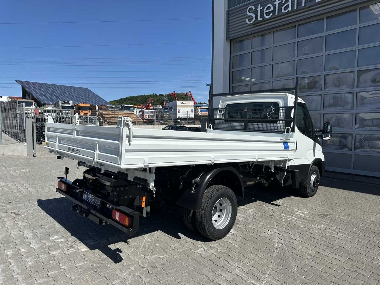 Iveco Daily 60C18H Kipper *R3.450mm*Kamera*2xAHK* - Mali kamion kiper: slika Iveco Daily 60C18H Kipper *R3.450mm*Kamera*2xAHK* - Mali kamion kiper Iveco Daily 60C18H Kipper *R3.450mm*Kamera*2xAHK* - Mali kamion kiper: slika Iveco Daily 60C18H Kipper *R3.450mm*Kamera*2xAHK* - Mali kamion kiper