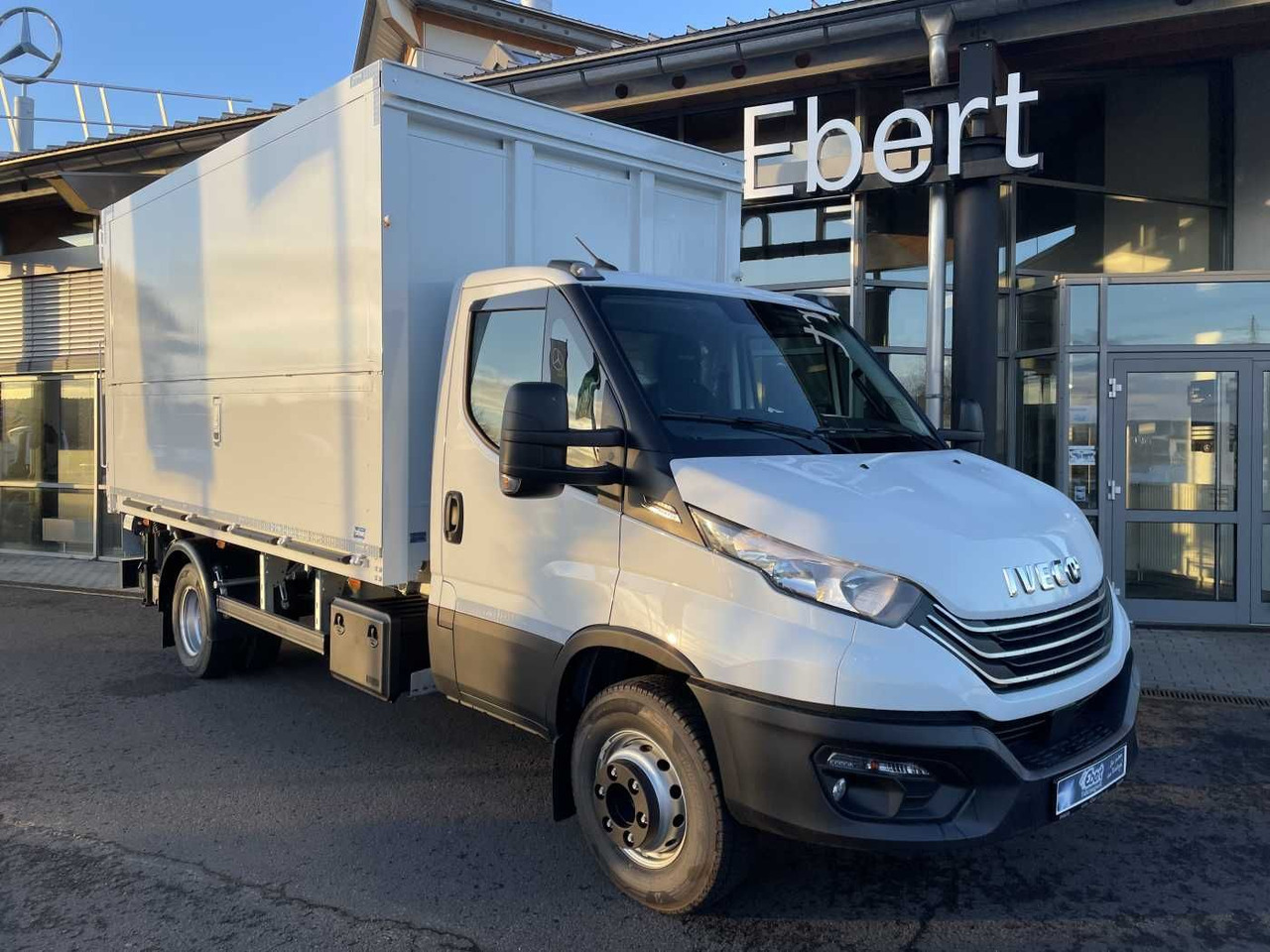 Iveco Daily 70C18 HA8 *LBW*Schwenkwandkoffer* - Dostavno vozilo sa zatvorenim sandukom: slika Iveco Daily 70C18 HA8 *LBW*Schwenkwandkoffer* - Dostavno vozilo sa zatvorenim sandukom Iveco Daily 70C18 HA8 *LBW*Schwenkwandkoffer* - Dostavno vozilo sa zatvorenim sandukom: slika Iveco Daily 70C18 HA8 *LBW*Schwenkwandkoffer* - Dostavno vozilo sa zatvorenim sandukom
