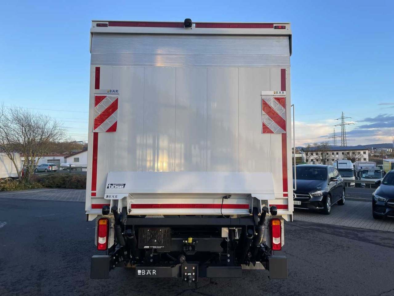 Iveco Daily 70C18 HA8 *LBW*Schwenkwandkoffer* - Dostavno vozilo sa zatvorenim sandukom: slika Iveco Daily 70C18 HA8 *LBW*Schwenkwandkoffer* - Dostavno vozilo sa zatvorenim sandukom Iveco Daily 70C18 HA8 *LBW*Schwenkwandkoffer* - Dostavno vozilo sa zatvorenim sandukom: slika Iveco Daily 70C18 HA8 *LBW*Schwenkwandkoffer* - Dostavno vozilo sa zatvorenim sandukom