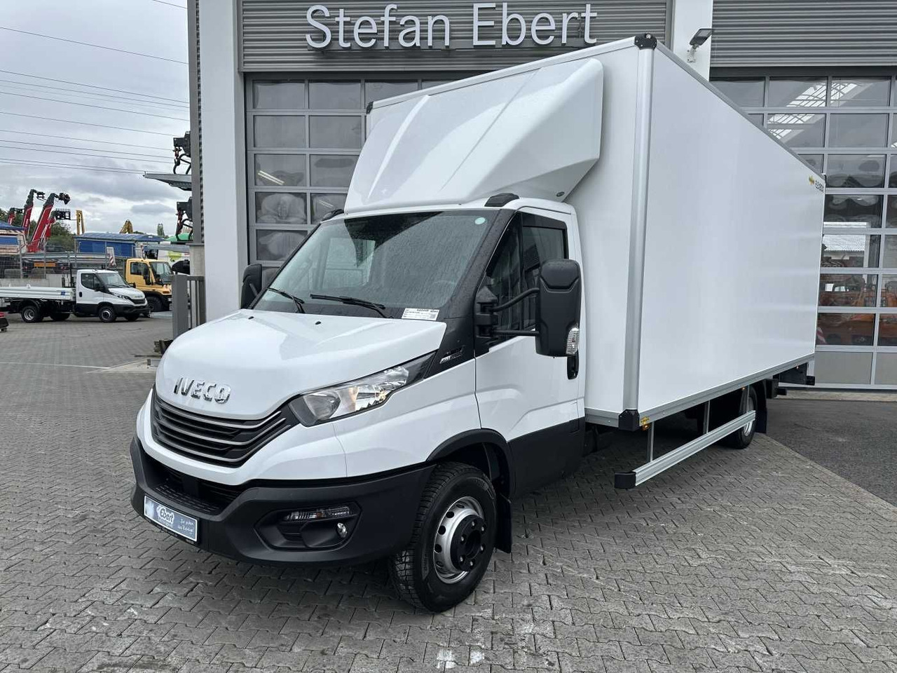 Iveco Daily 70C18 HA8 *R5.100mm*LBW*Luft*Automatik* - Dostavno vozilo sa zatvorenim sandukom: slika Iveco Daily 70C18 HA8 *R5.100mm*LBW*Luft*Automatik* - Dostavno vozilo sa zatvorenim sandukom Iveco Daily 70C18 HA8 *R5.100mm*LBW*Luft*Automatik* - Dostavno vozilo sa zatvorenim sandukom: slika Iveco Daily 70C18 HA8 *R5.100mm*LBW*Luft*Automatik* - Dostavno vozilo sa zatvorenim sandukom