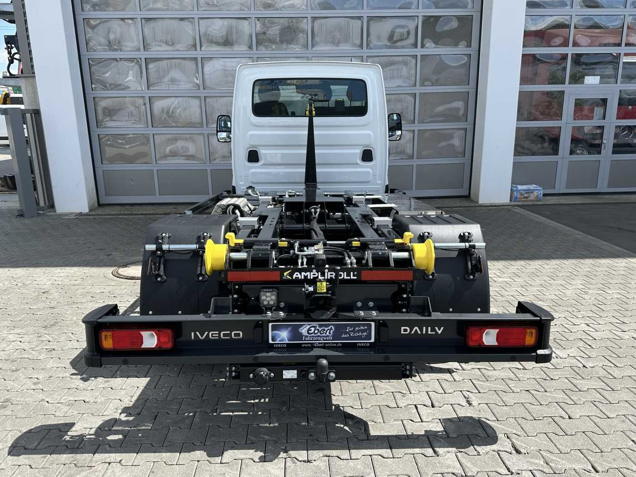Iveco Daily 70C18 *R4100mm*Automatik*2xAHK*Luft* - Kamion s kukastom dizalicom: slika Iveco Daily 70C18 *R4100mm*Automatik*2xAHK*Luft* - Kamion s kukastom dizalicom Iveco Daily 70C18 *R4100mm*Automatik*2xAHK*Luft* - Kamion s kukastom dizalicom: slika Iveco Daily 70C18 *R4100mm*Automatik*2xAHK*Luft* - Kamion s kukastom dizalicom