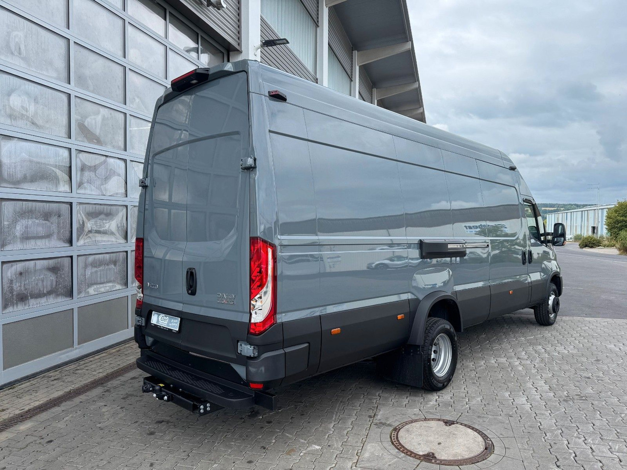 Iveco Daily 70C21 3.0L *L4*H3*Automatik*LED*Luft* 2x - Furgon: slika Iveco Daily 70C21 3.0L *L4*H3*Automatik*LED*Luft* 2x - Furgon Iveco Daily 70C21 3.0L *L4*H3*Automatik*LED*Luft* 2x - Furgon: slika Iveco Daily 70C21 3.0L *L4*H3*Automatik*LED*Luft* 2x - Furgon