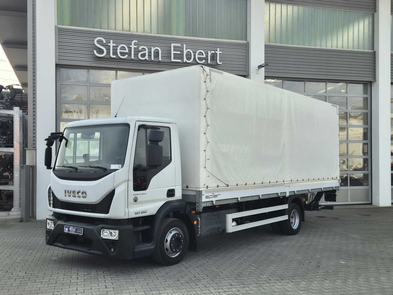 Iveco Eurocargo ML120E25 LBW 1.500kg Klima 3 Sitze - Kamion s ceradom: slika Iveco Eurocargo ML120E25 LBW 1.500kg Klima 3 Sitze - Kamion s ceradom Iveco Eurocargo ML120E25 LBW 1.500kg Klima 3 Sitze - Kamion s ceradom: slika Iveco Eurocargo ML120E25 LBW 1.500kg Klima 3 Sitze - Kamion s ceradom