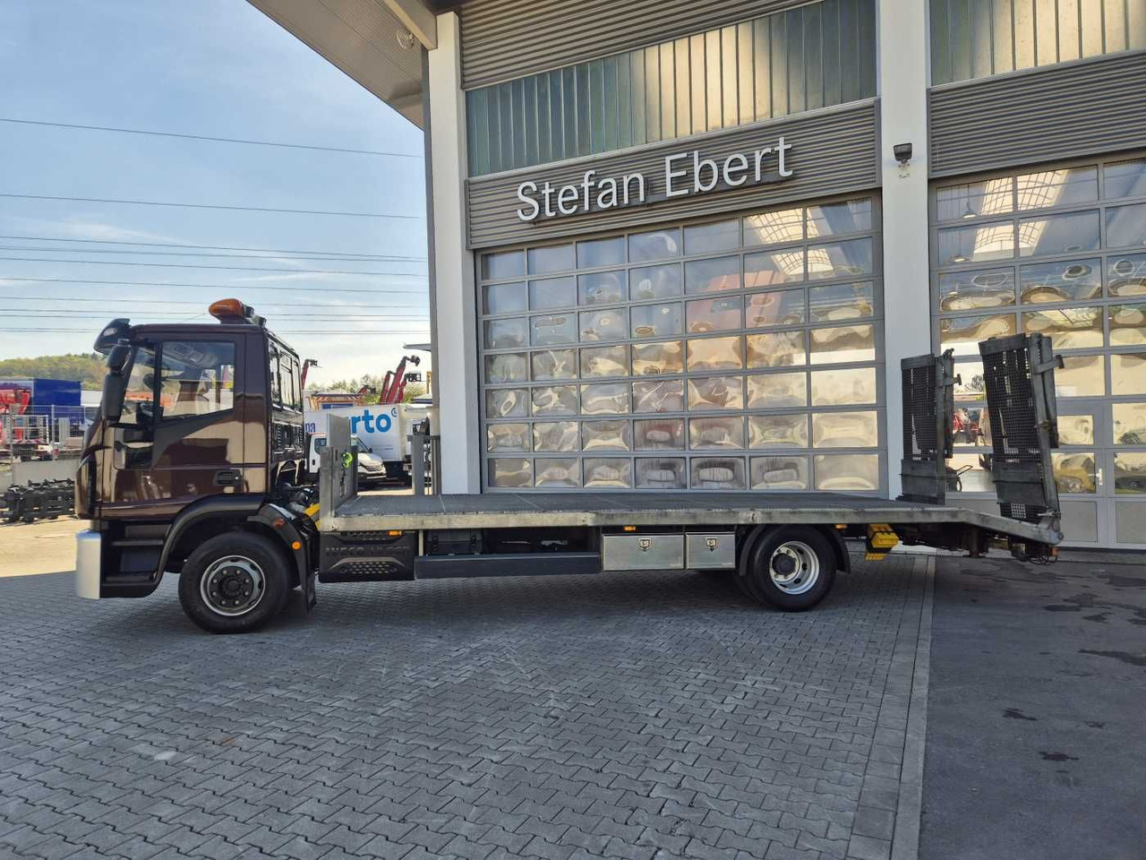 Iveco Eurocargo ML140E25/P Maschinentransporter Winde - Autotransporter: slika Iveco Eurocargo ML140E25/P Maschinentransporter Winde - Autotransporter Iveco Eurocargo ML140E25/P Maschinentransporter Winde - Autotransporter: slika Iveco Eurocargo ML140E25/P Maschinentransporter Winde - Autotransporter