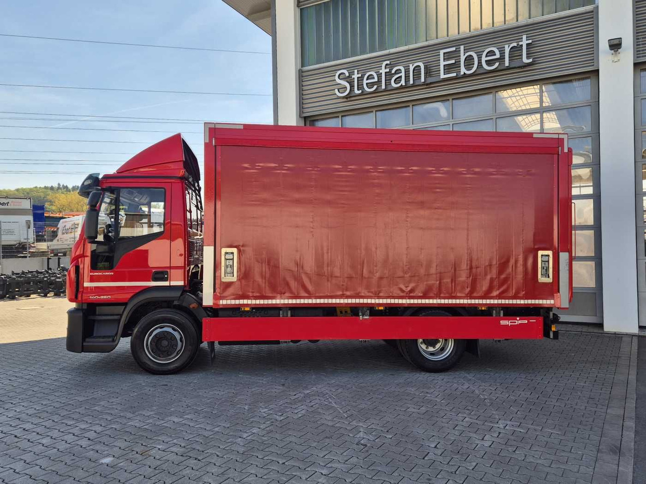 Iveco Eurocargo ML140E25/P Schiebeplanen LBW 1.500kg - Kamion za prijevoz pića: slika Iveco Eurocargo ML140E25/P Schiebeplanen LBW 1.500kg - Kamion za prijevoz pića Iveco Eurocargo ML140E25/P Schiebeplanen LBW 1.500kg - Kamion za prijevoz pića: slika Iveco Eurocargo ML140E25/P Schiebeplanen LBW 1.500kg - Kamion za prijevoz pića