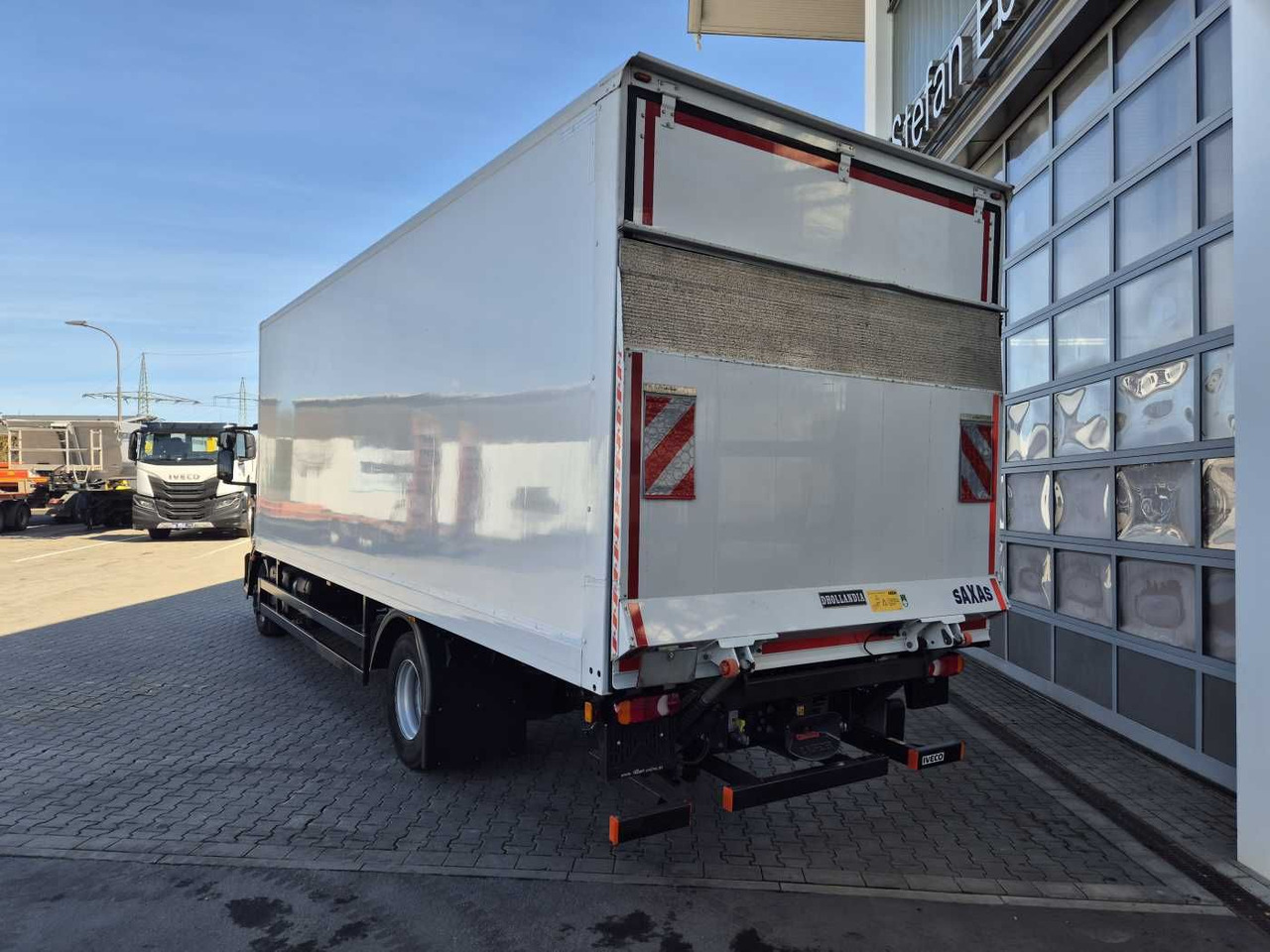 Iveco Eurocargo ML140E28/P 4x2 *LBW*AHK*Klima / 3x - Kamion sandučar: slika Iveco Eurocargo ML140E28/P 4x2 *LBW*AHK*Klima / 3x - Kamion sandučar Iveco Eurocargo ML140E28/P 4x2 *LBW*AHK*Klima / 3x - Kamion sandučar: slika Iveco Eurocargo ML140E28/P 4x2 *LBW*AHK*Klima / 3x - Kamion sandučar