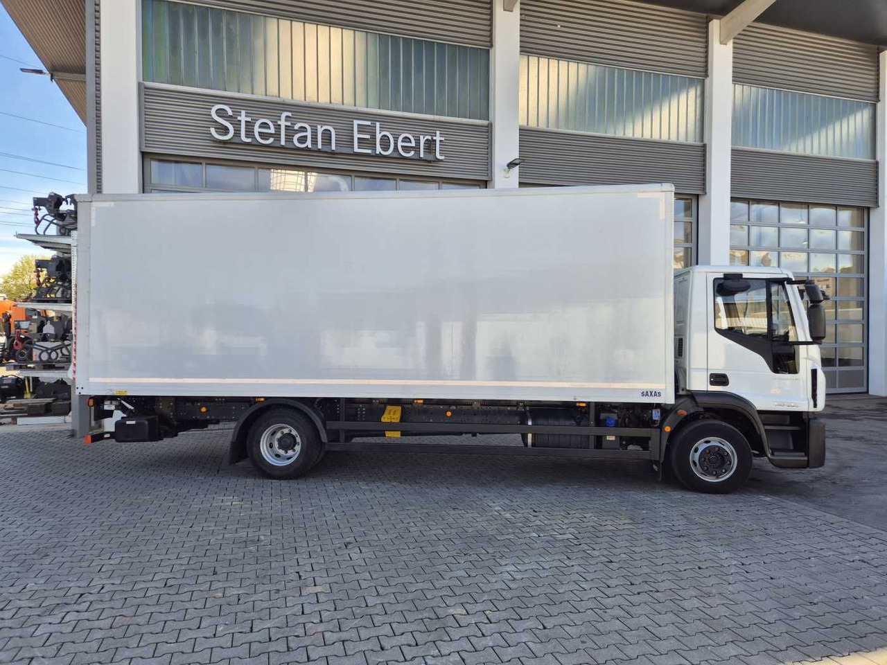 Iveco Eurocargo ML140E28/P 4x2 *LBW*AHK*Klima / 3x - Kamion sandučar: slika Iveco Eurocargo ML140E28/P 4x2 *LBW*AHK*Klima / 3x - Kamion sandučar Iveco Eurocargo ML140E28/P 4x2 *LBW*AHK*Klima / 3x - Kamion sandučar: slika Iveco Eurocargo ML140E28/P 4x2 *LBW*AHK*Klima / 3x - Kamion sandučar