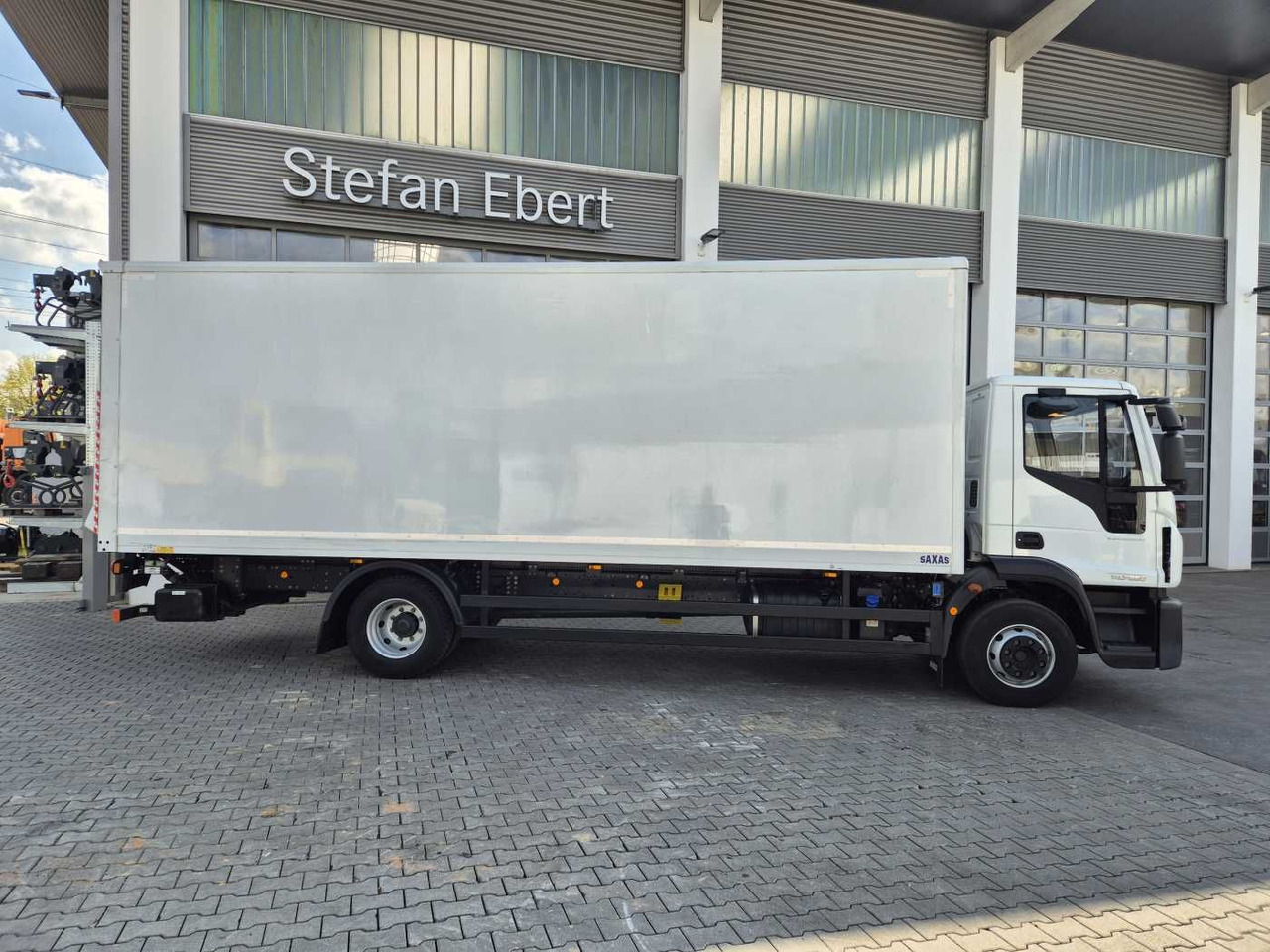 Iveco Eurocargo ML140E28/P 4x2 *LBW*AHK*Klima / 3x - Kamion sandučar: slika Iveco Eurocargo ML140E28/P 4x2 *LBW*AHK*Klima / 3x - Kamion sandučar Iveco Eurocargo ML140E28/P 4x2 *LBW*AHK*Klima / 3x - Kamion sandučar: slika Iveco Eurocargo ML140E28/P 4x2 *LBW*AHK*Klima / 3x - Kamion sandučar