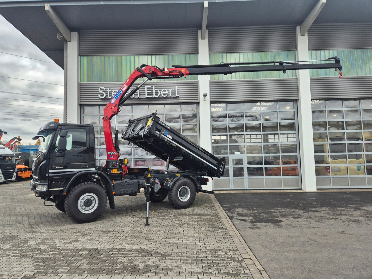 Kiper, Kamion s kranom Iveco Eurocargo ML150E32WS 4x4 Kran HMF 1130K Funk AHK: slika Kiper, Kamion s kranom Iveco Eurocargo ML150E32WS 4x4 Kran HMF 1130K Funk AHK Kiper, Kamion s kranom Iveco Eurocargo ML150E32WS 4x4 Kran HMF 1130K Funk AHK: slika Kiper, Kamion s kranom Iveco Eurocargo ML150E32WS 4x4 Kran HMF 1130K Funk AHK