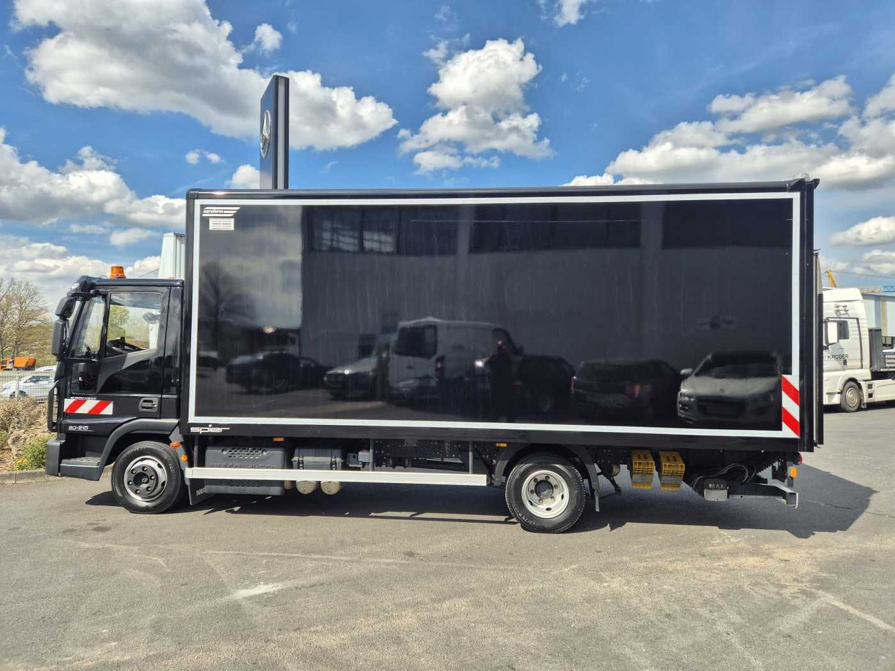 Iveco Eurocargo ML80E21/P LBW Bär 1.500kg 2x AHK - Dostavno vozilo sa zatvorenim sandukom: slika Iveco Eurocargo ML80E21/P LBW Bär 1.500kg 2x AHK - Dostavno vozilo sa zatvorenim sandukom Iveco Eurocargo ML80E21/P LBW Bär 1.500kg 2x AHK - Dostavno vozilo sa zatvorenim sandukom: slika Iveco Eurocargo ML80E21/P LBW Bär 1.500kg 2x AHK - Dostavno vozilo sa zatvorenim sandukom