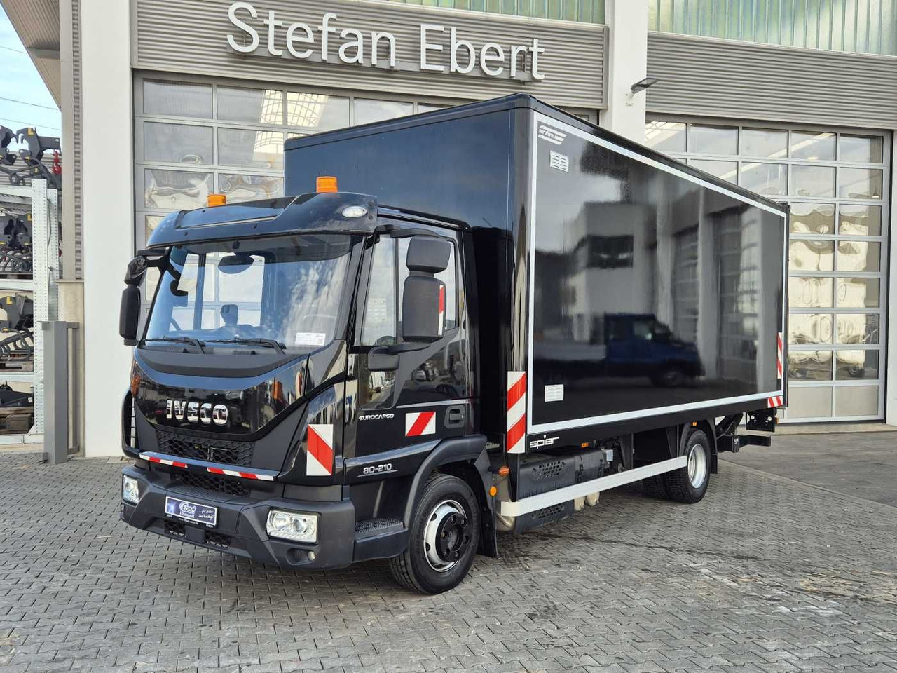 Iveco Eurocargo ML80E21/P LBW Bär 1.500kg 2x AHK - Dostavno vozilo sa zatvorenim sandukom: slika Iveco Eurocargo ML80E21/P LBW Bär 1.500kg 2x AHK - Dostavno vozilo sa zatvorenim sandukom Iveco Eurocargo ML80E21/P LBW Bär 1.500kg 2x AHK - Dostavno vozilo sa zatvorenim sandukom: slika Iveco Eurocargo ML80E21/P LBW Bär 1.500kg 2x AHK - Dostavno vozilo sa zatvorenim sandukom