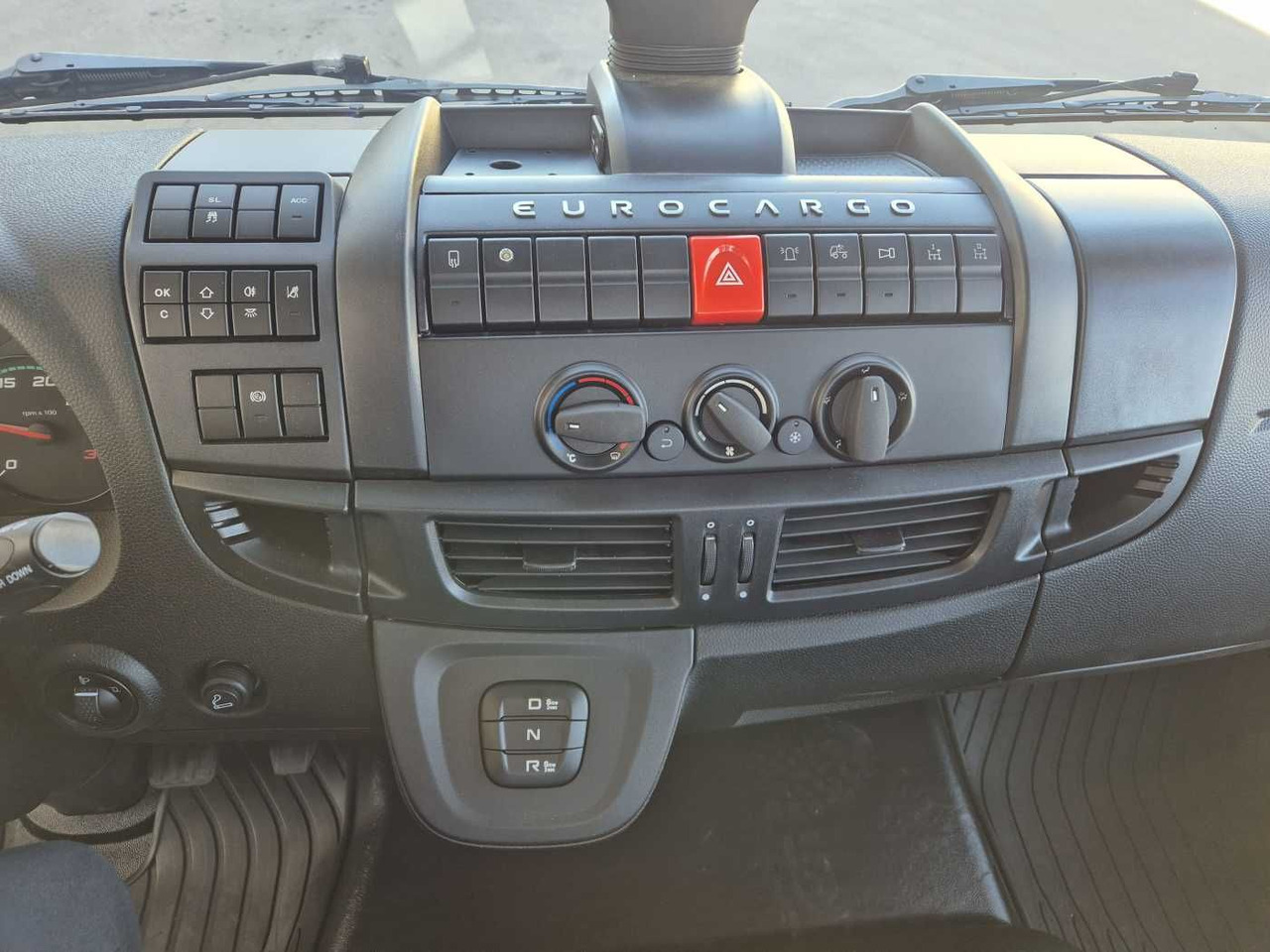 Kamion s kukastom dizalicom Iveco Eurocargo ML80E21K 4x2 Hyva 05-32-K-DIN-BF 2xAHK: slika Kamion s kukastom dizalicom Iveco Eurocargo ML80E21K 4x2 Hyva 05-32-K-DIN-BF 2xAHK