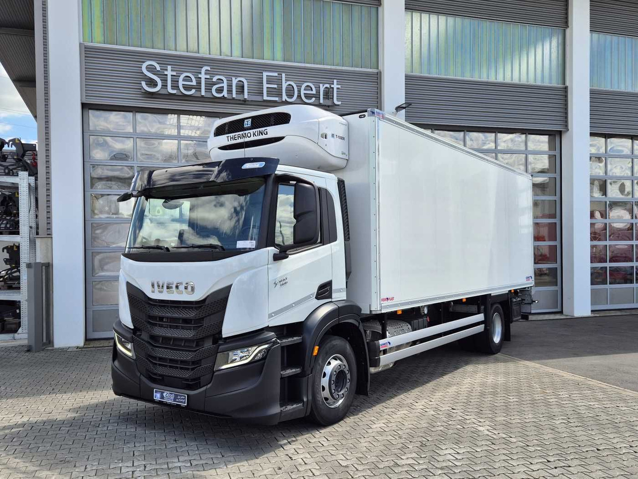 Iveco S-Way AD190S40/FP ThermoKing T-1000R LBW Tür AHK - Kamion hladnjača: slika Iveco S-Way AD190S40/FP ThermoKing T-1000R LBW Tür AHK - Kamion hladnjača Iveco S-Way AD190S40/FP ThermoKing T-1000R LBW Tür AHK - Kamion hladnjača: slika Iveco S-Way AD190S40/FP ThermoKing T-1000R LBW Tür AHK - Kamion hladnjača