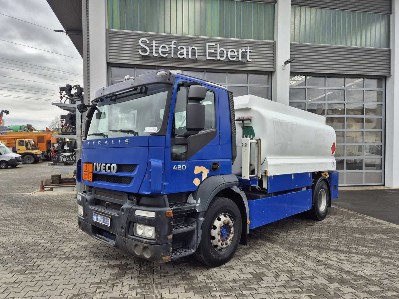 Iveco Stralis AD190S42/P 14.000L Lindner&Fischer - Kamion cisterna: slika Iveco Stralis AD190S42/P 14.000L Lindner&Fischer - Kamion cisterna Iveco Stralis AD190S42/P 14.000L Lindner&Fischer - Kamion cisterna: slika Iveco Stralis AD190S42/P 14.000L Lindner&Fischer - Kamion cisterna