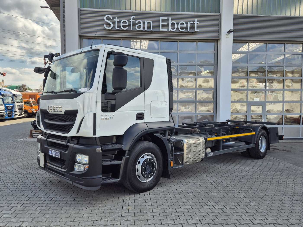 Iveco Stralis AT190S31/P BDF Klima Standh. AHK Bett - Transporter kontejnera/ Kamion s izmjenjivim sanducima: slika Iveco Stralis AT190S31/P BDF Klima Standh. AHK Bett - Transporter kontejnera/ Kamion s izmjenjivim sanducima Iveco Stralis AT190S31/P BDF Klima Standh. AHK Bett - Transporter kontejnera/ Kamion s izmjenjivim sanducima: slika Iveco Stralis AT190S31/P BDF Klima Standh. AHK Bett - Transporter kontejnera/ Kamion s izmjenjivim sanducima