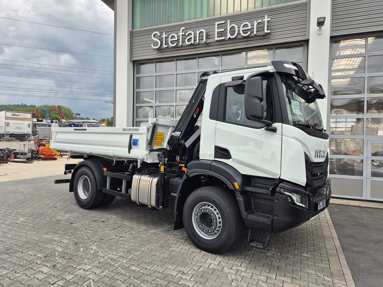 Iveco X-Way AD200X42/P HR OFF Hiab X-HIDUO 118E-3 Funk - Kiper, Kamion s kranom: slika Iveco X-Way AD200X42/P HR OFF Hiab X-HIDUO 118E-3 Funk - Kiper, Kamion s kranom Iveco X-Way AD200X42/P HR OFF Hiab X-HIDUO 118E-3 Funk - Kiper, Kamion s kranom: slika Iveco X-Way AD200X42/P HR OFF Hiab X-HIDUO 118E-3 Funk - Kiper, Kamion s kranom