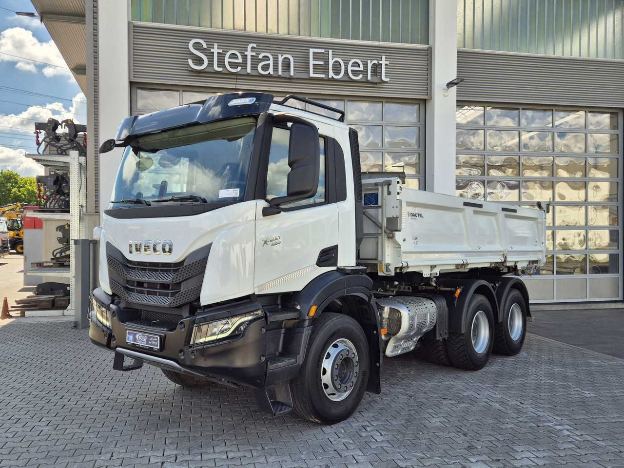 Iveco X-Way AD300X48Z HR 6x4 Intarder Bordmatic Kamera - Kiper: slika Iveco X-Way AD300X48Z HR 6x4 Intarder Bordmatic Kamera - Kiper Iveco X-Way AD300X48Z HR 6x4 Intarder Bordmatic Kamera - Kiper: slika Iveco X-Way AD300X48Z HR 6x4 Intarder Bordmatic Kamera - Kiper