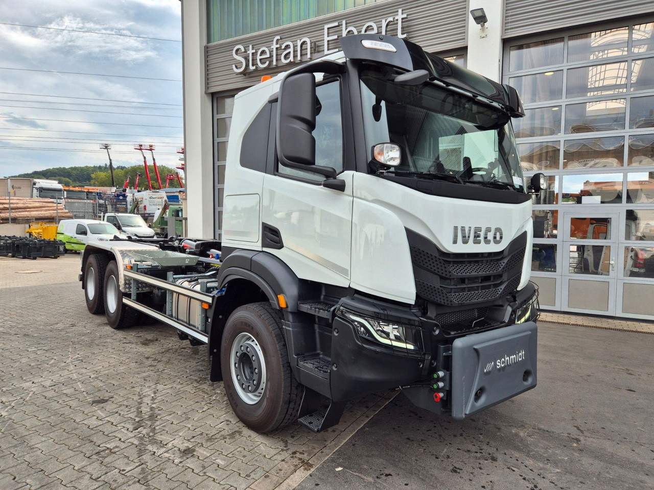 Iveco X-Way AT300X48Z/P HR OFF 6x4 Hiab Winterdienst - Kamion s kukastom dizalicom: slika Iveco X-Way AT300X48Z/P HR OFF 6x4 Hiab Winterdienst - Kamion s kukastom dizalicom Iveco X-Way AT300X48Z/P HR OFF 6x4 Hiab Winterdienst - Kamion s kukastom dizalicom: slika Iveco X-Way AT300X48Z/P HR OFF 6x4 Hiab Winterdienst - Kamion s kukastom dizalicom