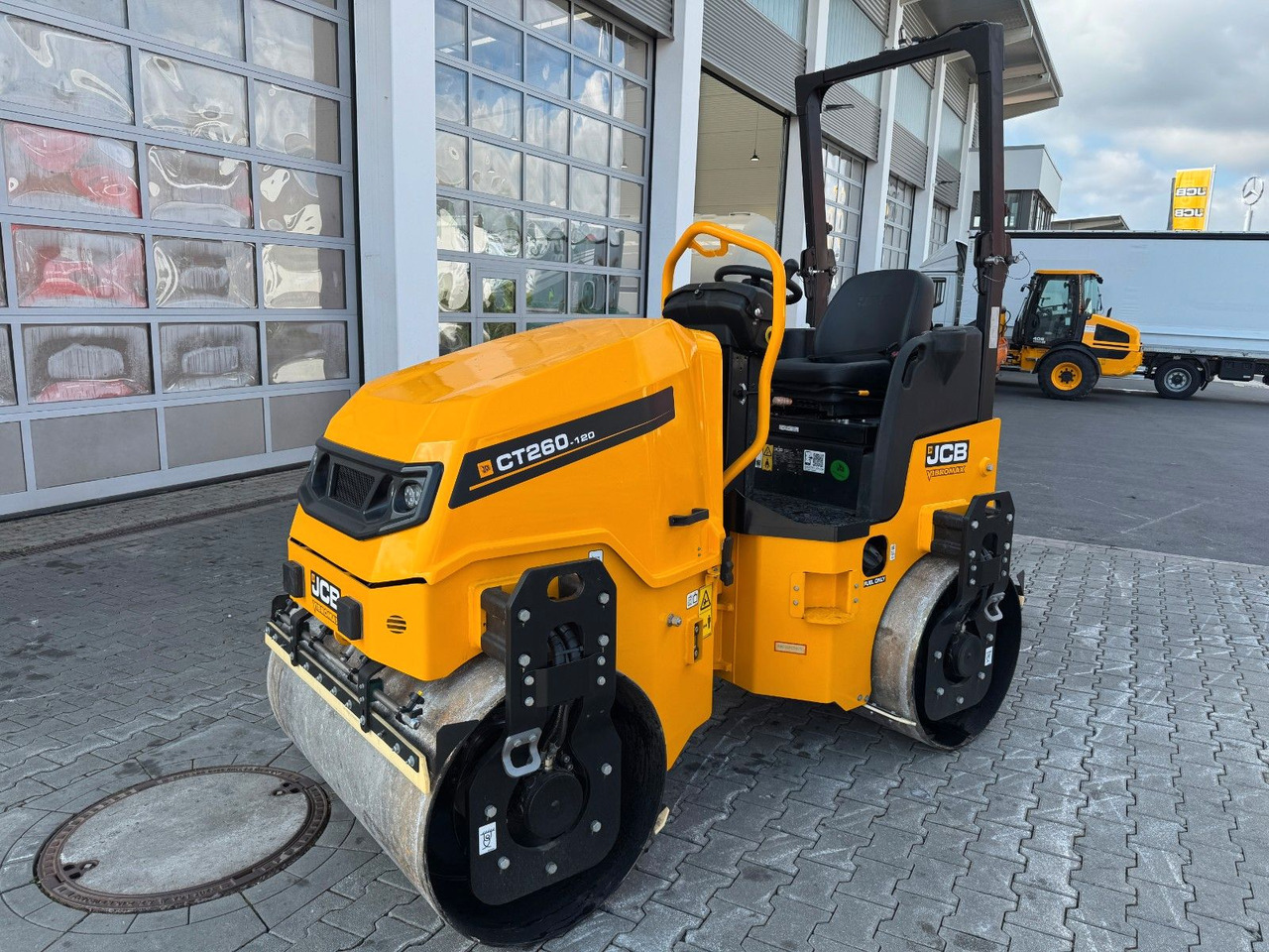 JCB CT 260-120 / NEU 2025 / Wasser Sprühanlage - Valjak: slika JCB CT 260-120 / NEU 2025 / Wasser Sprühanlage - Valjak JCB CT 260-120 / NEU 2025 / Wasser Sprühanlage - Valjak: slika JCB CT 260-120 / NEU 2025 / Wasser Sprühanlage - Valjak