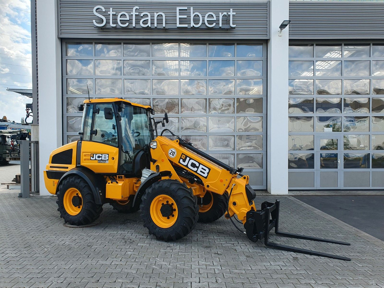 JCB TM 220 SV C / Neufahrzeug / Teleskop / Gabel - Utovarivač na kotačima: slika JCB TM 220 SV C / Neufahrzeug / Teleskop / Gabel - Utovarivač na kotačima JCB TM 220 SV C / Neufahrzeug / Teleskop / Gabel - Utovarivač na kotačima: slika JCB TM 220 SV C / Neufahrzeug / Teleskop / Gabel - Utovarivač na kotačima