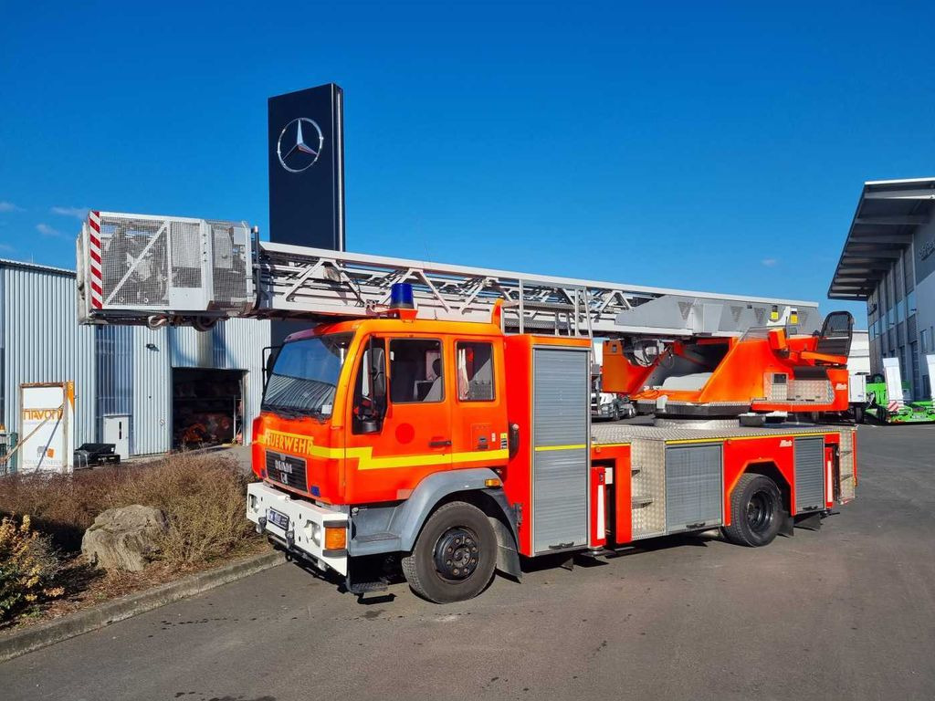 MAN 15.284LC Metz DLK 23-12 Feuerwehr Drehleiter - Kamion: slika MAN 15.284LC Metz DLK 23-12 Feuerwehr Drehleiter - Kamion MAN 15.284LC Metz DLK 23-12 Feuerwehr Drehleiter - Kamion: slika MAN 15.284LC Metz DLK 23-12 Feuerwehr Drehleiter - Kamion