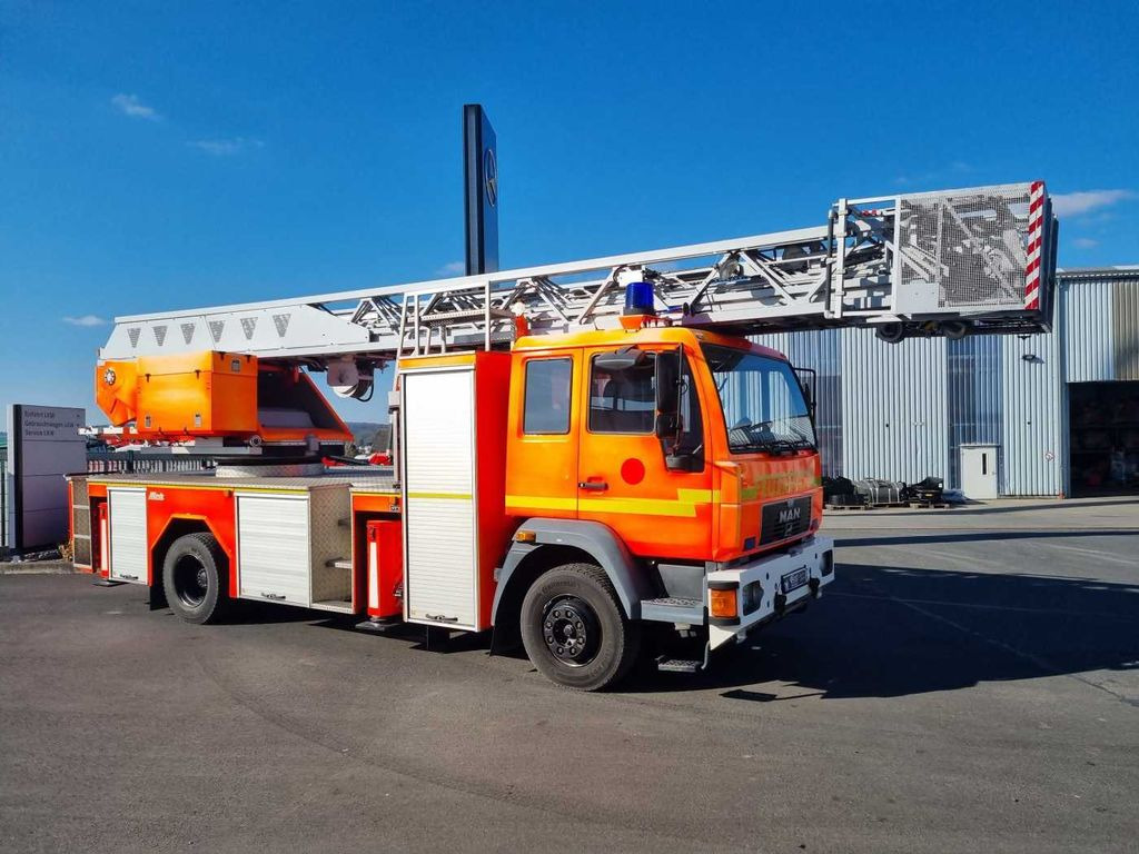 MAN 15.284LC Metz DLK 23-12 Feuerwehr Drehleiter - Kamion: slika MAN 15.284LC Metz DLK 23-12 Feuerwehr Drehleiter - Kamion MAN 15.284LC Metz DLK 23-12 Feuerwehr Drehleiter - Kamion: slika MAN 15.284LC Metz DLK 23-12 Feuerwehr Drehleiter - Kamion