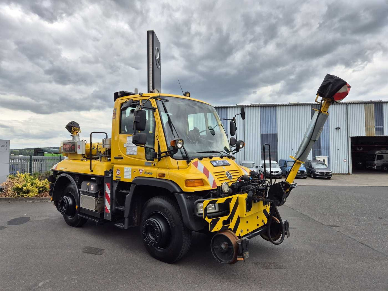 Mercedes-Benz Unimog U400 4x4 Zweiwege ZAGRO 800t/52 Achsen - Kamion: slika Mercedes-Benz Unimog U400 4x4 Zweiwege ZAGRO 800t/52 Achsen - Kamion Mercedes-Benz Unimog U400 4x4 Zweiwege ZAGRO 800t/52 Achsen - Kamion: slika Mercedes-Benz Unimog U400 4x4 Zweiwege ZAGRO 800t/52 Achsen - Kamion