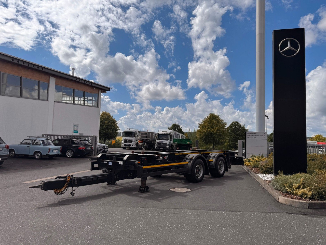 Transporter kontejnera/ Prikolica s izmjenjivim sanducima Kögel ZW 18 Lafette SAF Achsen 15.910kg Nutzlast: slika Transporter kontejnera/ Prikolica s izmjenjivim sanducima Kögel ZW 18 Lafette SAF Achsen 15.910kg Nutzlast Transporter kontejnera/ Prikolica s izmjenjivim sanducima Kögel ZW 18 Lafette SAF Achsen 15.910kg Nutzlast: slika Transporter kontejnera/ Prikolica s izmjenjivim sanducima Kögel ZW 18 Lafette SAF Achsen 15.910kg Nutzlast