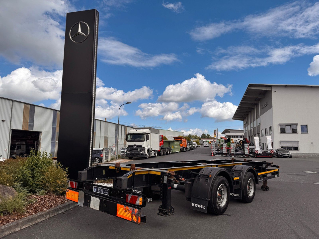 Kögel ZW 18 Lafette SAF Achsen 15.910kg Nutzlast - Transporter kontejnera/ Prikolica s izmjenjivim sanducima: slika Kögel ZW 18 Lafette SAF Achsen 15.910kg Nutzlast - Transporter kontejnera/ Prikolica s izmjenjivim sanducima Kögel ZW 18 Lafette SAF Achsen 15.910kg Nutzlast - Transporter kontejnera/ Prikolica s izmjenjivim sanducima: slika Kögel ZW 18 Lafette SAF Achsen 15.910kg Nutzlast - Transporter kontejnera/ Prikolica s izmjenjivim sanducima