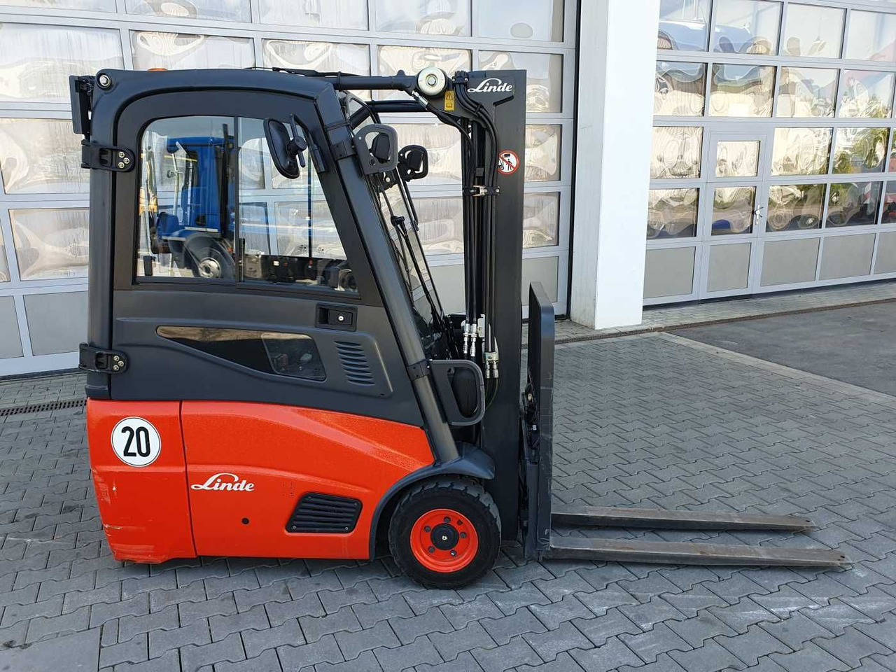Linde E14 - 01 / Triplex: 4.10m! / SS / nur 1.003h! - Električni viličar: slika Linde E14 - 01 / Triplex: 4.10m! / SS / nur 1.003h! - Električni viličar Linde E14 - 01 / Triplex: 4.10m! / SS / nur 1.003h! - Električni viličar: slika Linde E14 - 01 / Triplex: 4.10m! / SS / nur 1.003h! - Električni viličar