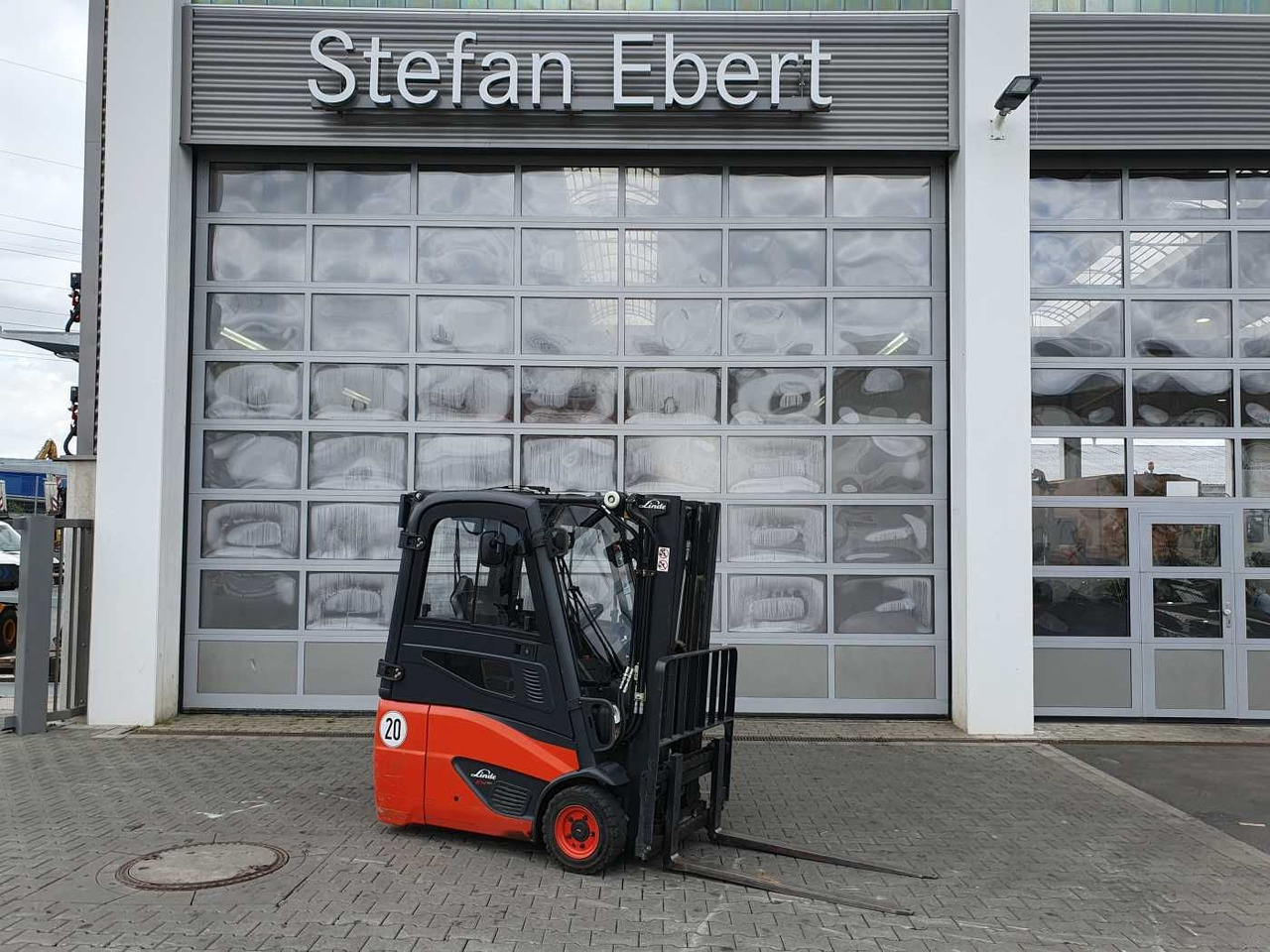 Linde E14 - 02 / Triplex: 4.00m! / SS / nur 2.119h! - Električni viličar: slika Linde E14 - 02 / Triplex: 4.00m! / SS / nur 2.119h! - Električni viličar Linde E14 - 02 / Triplex: 4.00m! / SS / nur 2.119h! - Električni viličar: slika Linde E14 - 02 / Triplex: 4.00m! / SS / nur 2.119h! - Električni viličar