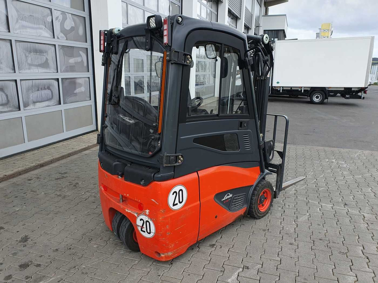 Linde E14 - 02 / Triplex: 4.00m! / SS / nur 2.119h! - Električni viličar: slika Linde E14 - 02 / Triplex: 4.00m! / SS / nur 2.119h! - Električni viličar Linde E14 - 02 / Triplex: 4.00m! / SS / nur 2.119h! - Električni viličar: slika Linde E14 - 02 / Triplex: 4.00m! / SS / nur 2.119h! - Električni viličar